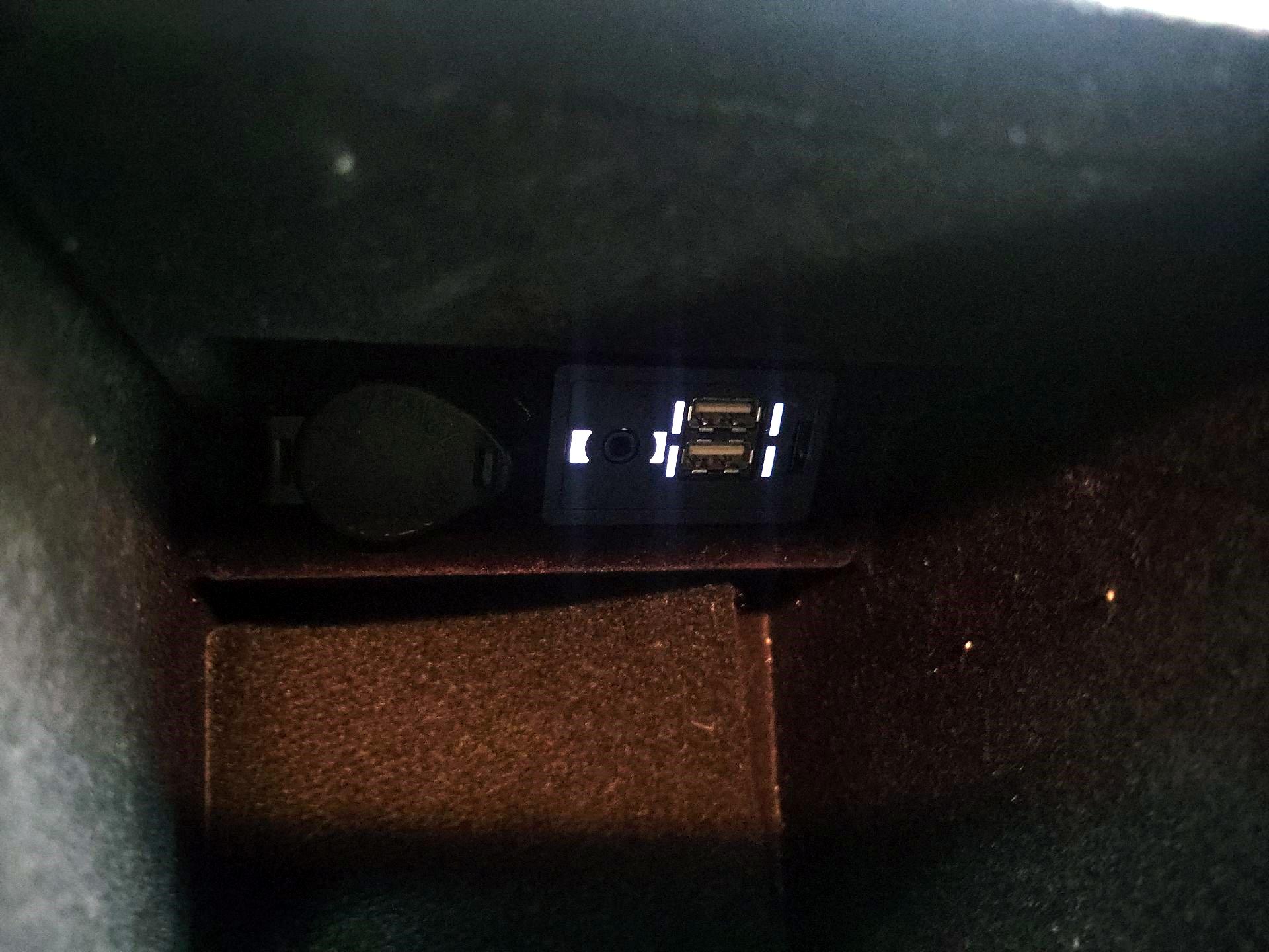 Thumbnail: 2015 Lexus ES - 17