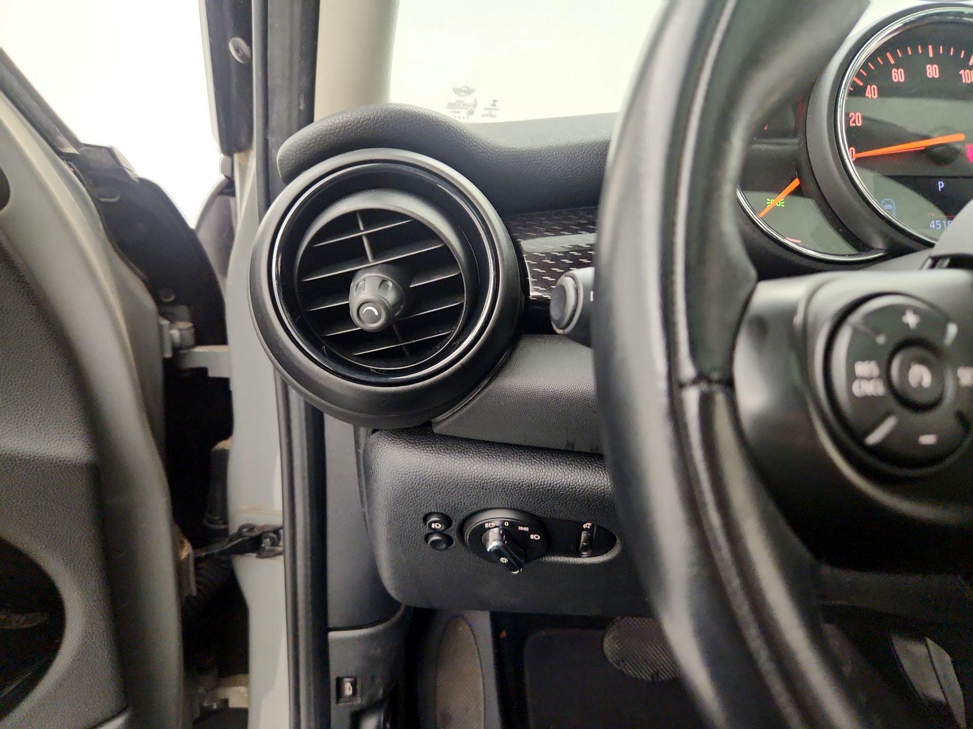 Thumbnail: 2018 MINI Cooper Hardtop - 13