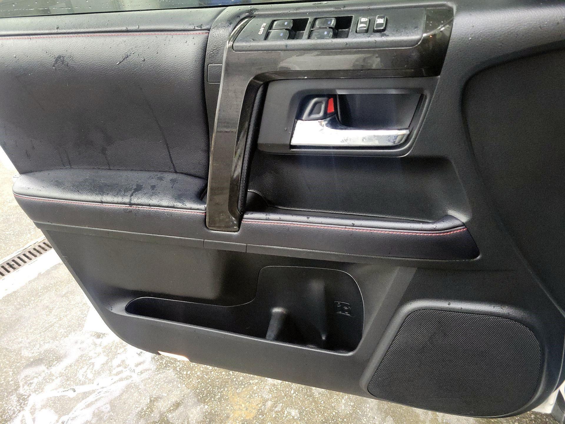 Thumbnail: 2019 Toyota 4Runner - 10