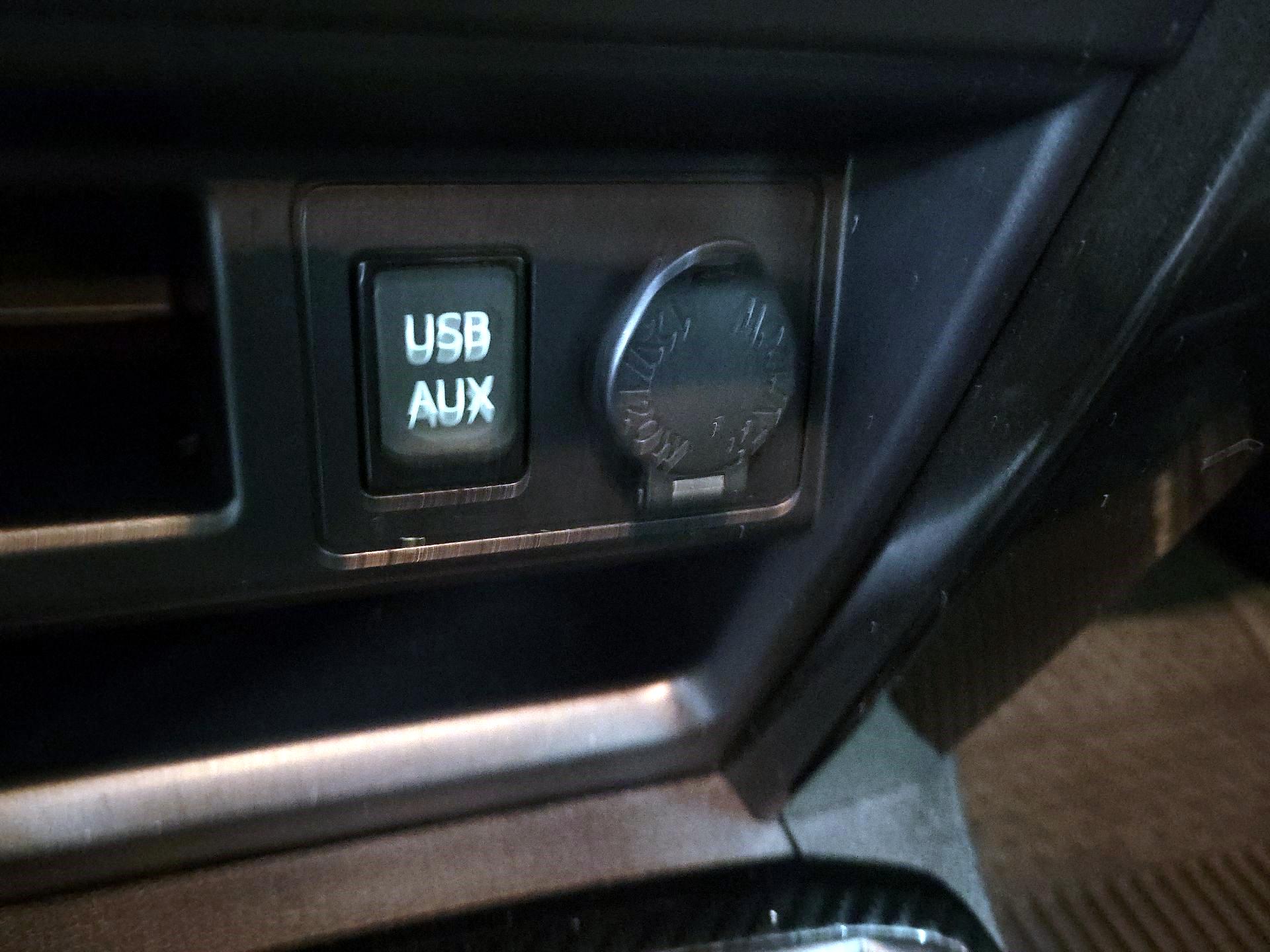 Thumbnail: 2019 Toyota 4Runner - 15