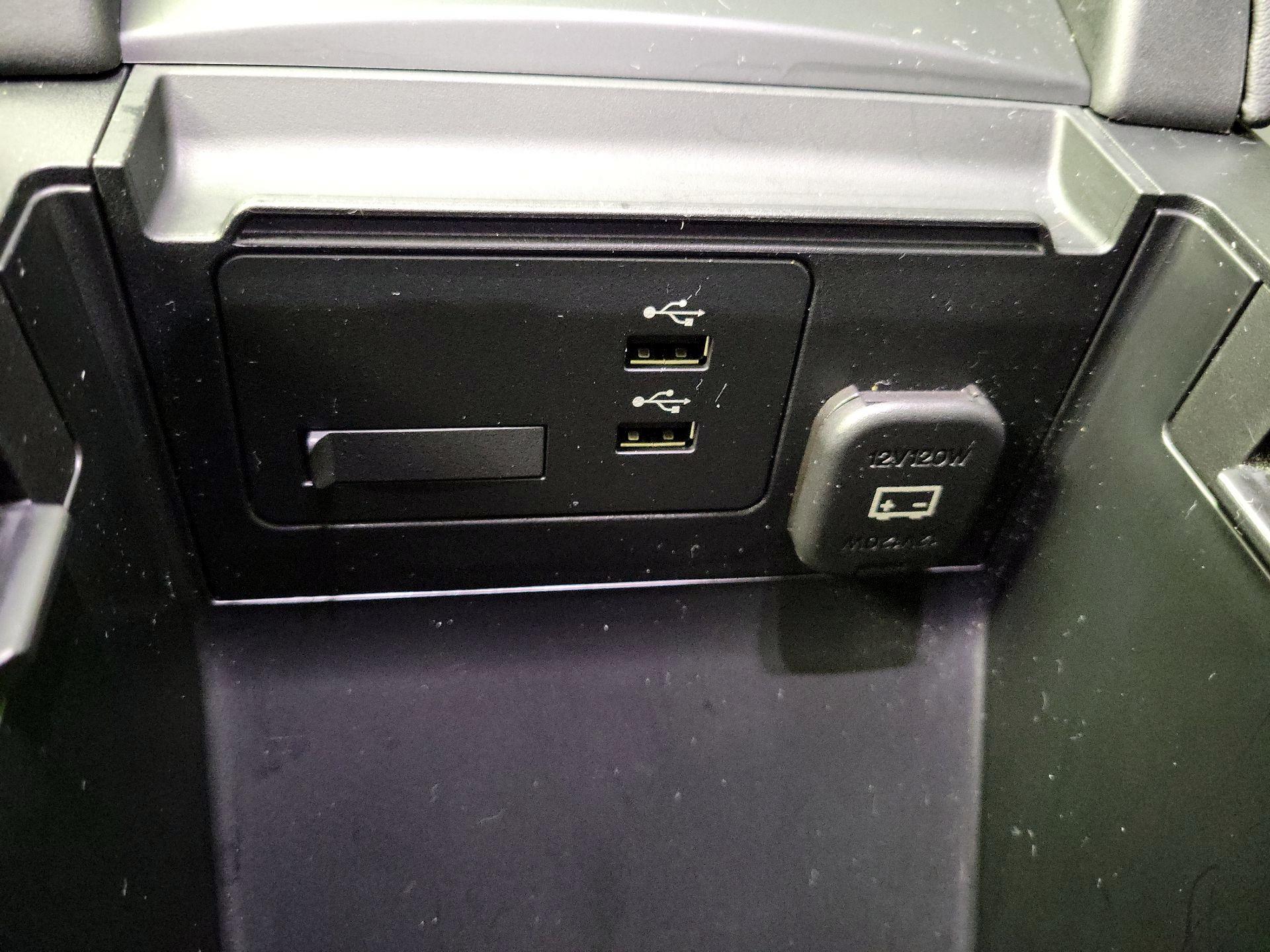 Thumbnail: 2023 Mazda Mazda3 - 18