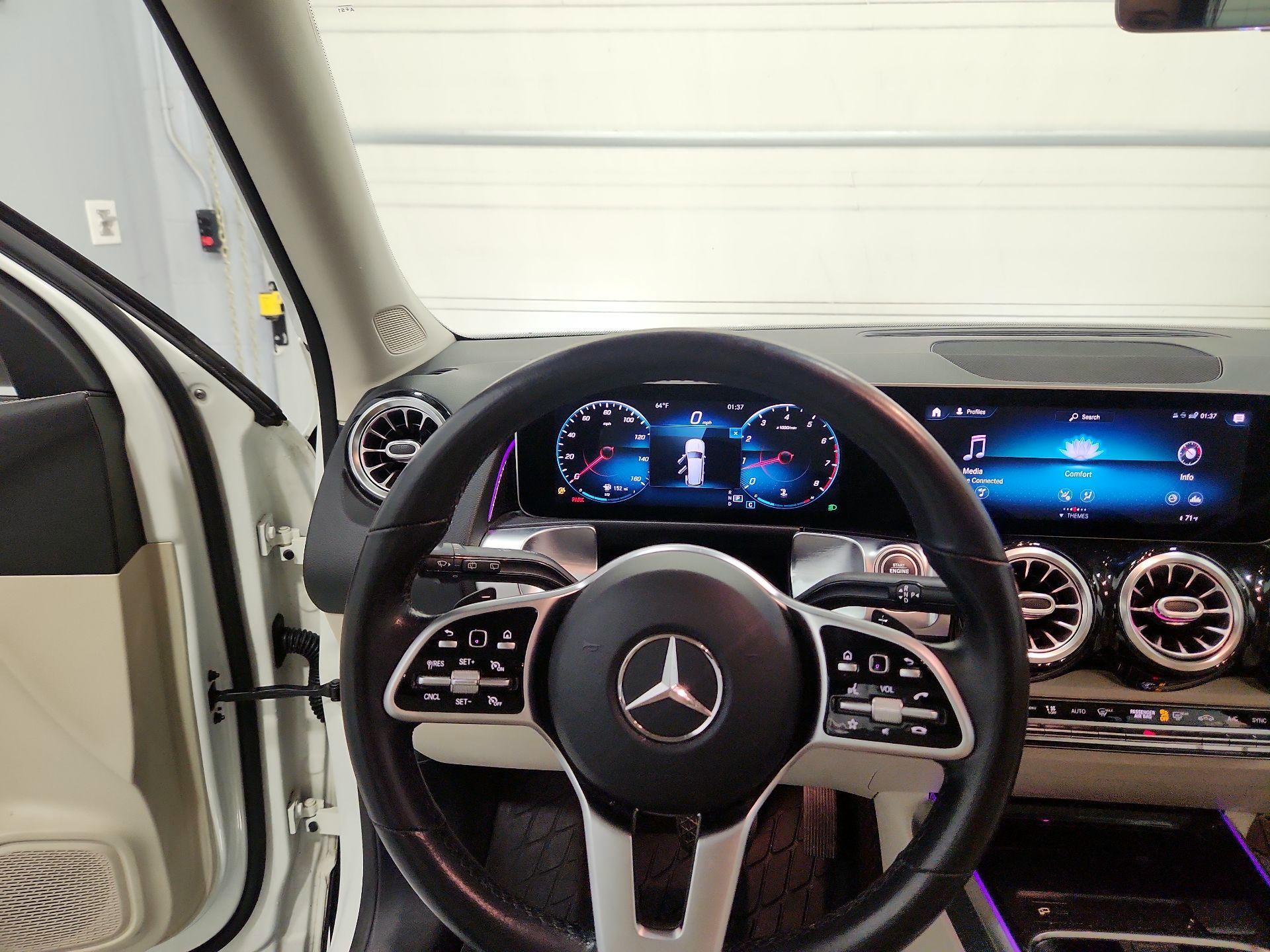 Thumbnail: 2021 Mercedes-Benz GLB - 10