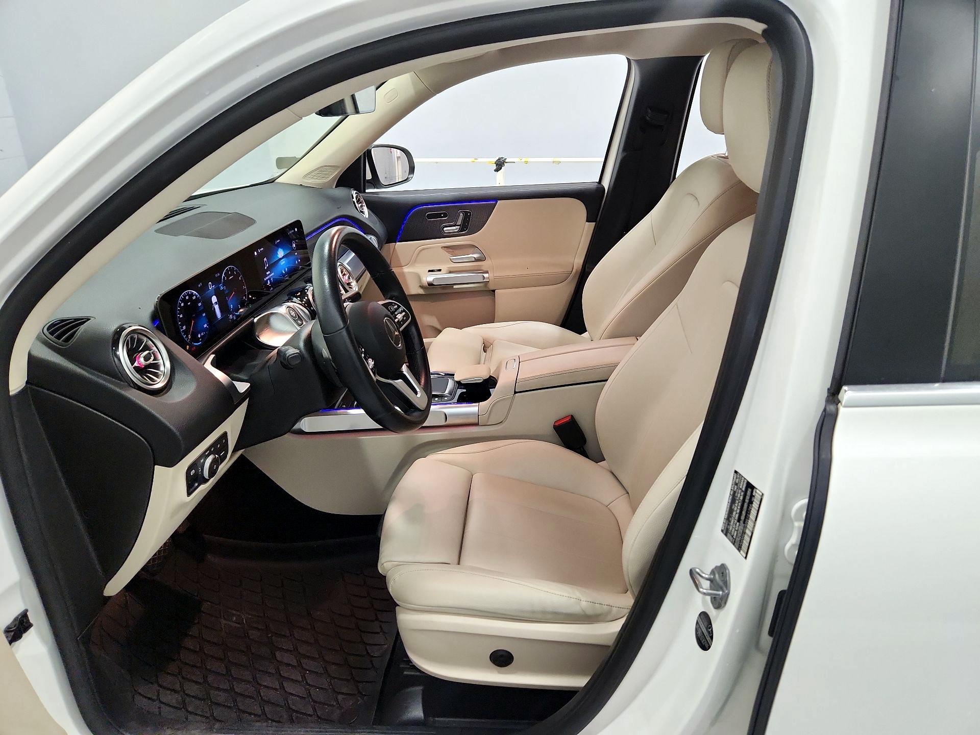 Thumbnail: 2021 Mercedes-Benz GLB - 11