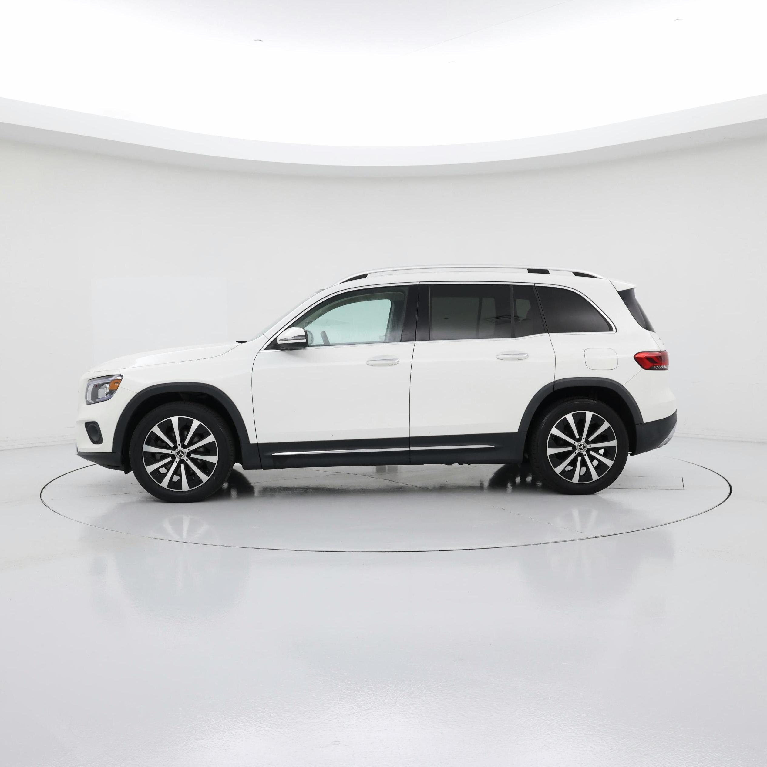 Thumbnail: 2021 Mercedes-Benz GLB - 3