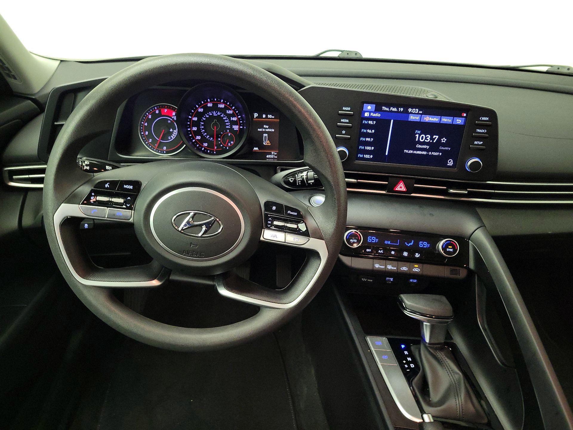 Thumbnail: 2023 Hyundai Elantra - 10