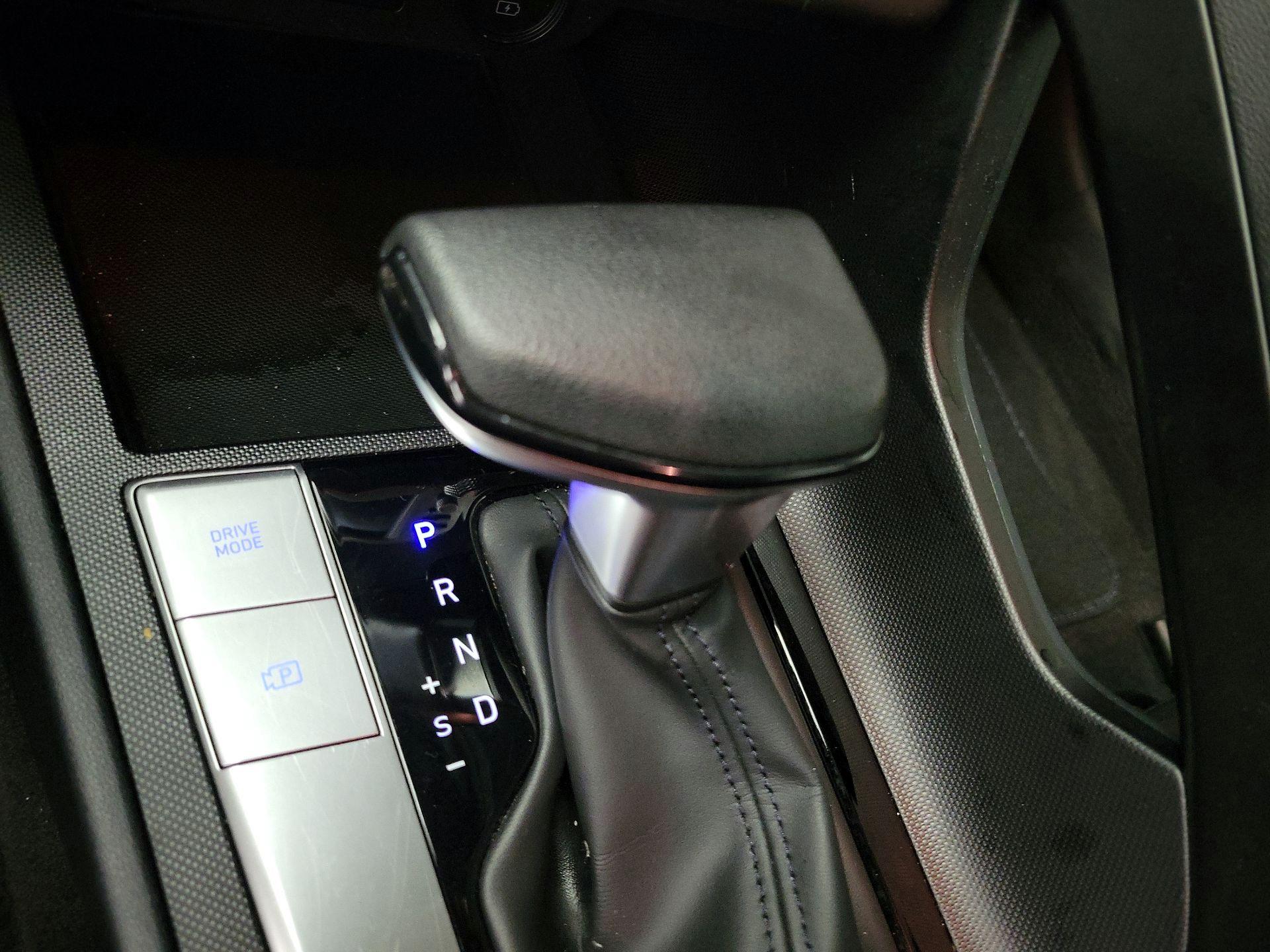 Thumbnail: 2023 Hyundai Elantra - 17