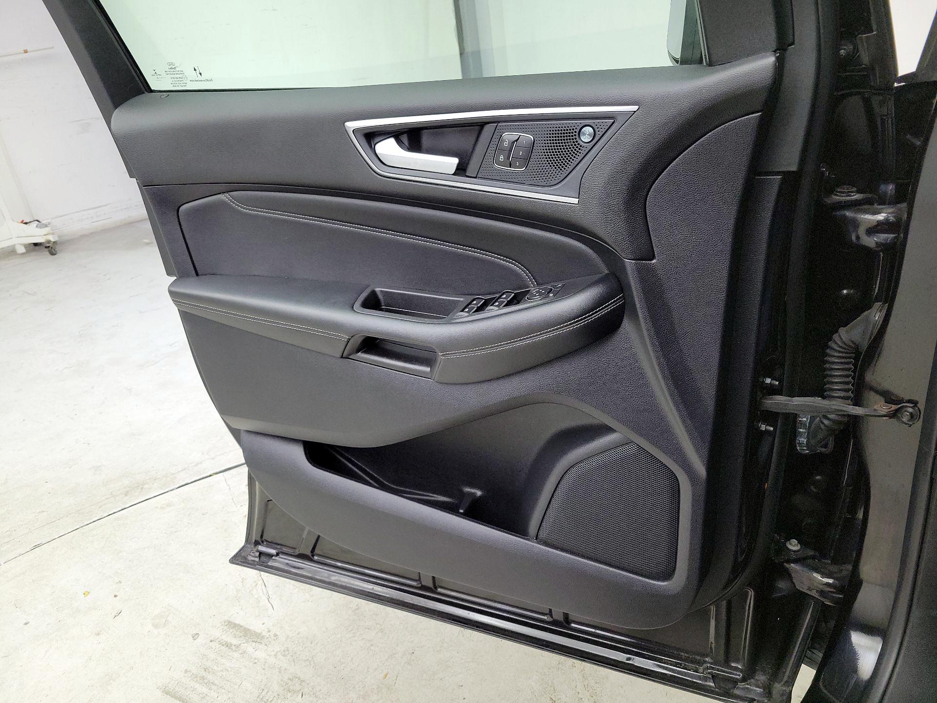 Thumbnail: 2022 Ford Edge - 12