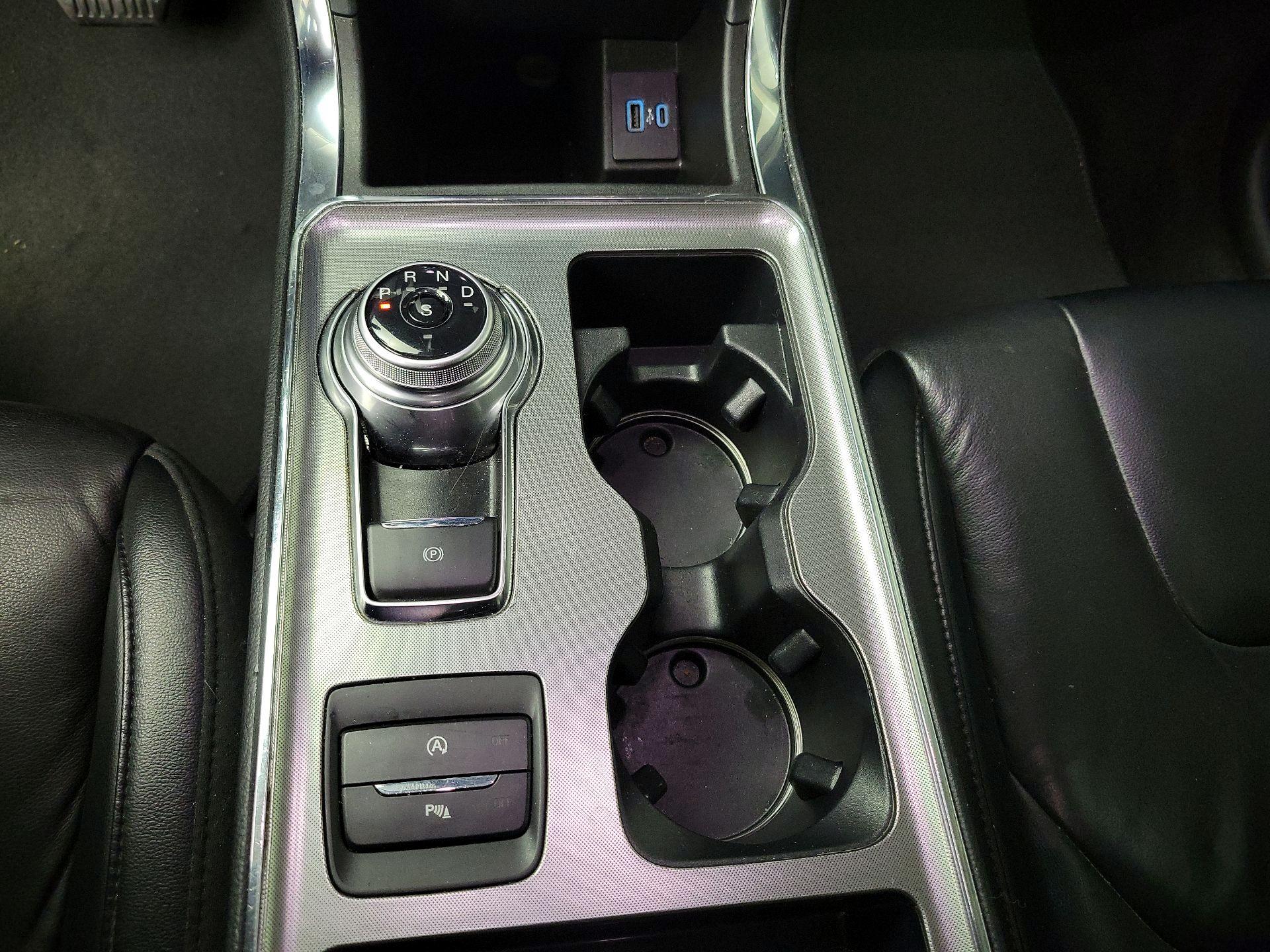 Thumbnail: 2022 Ford Edge - 17