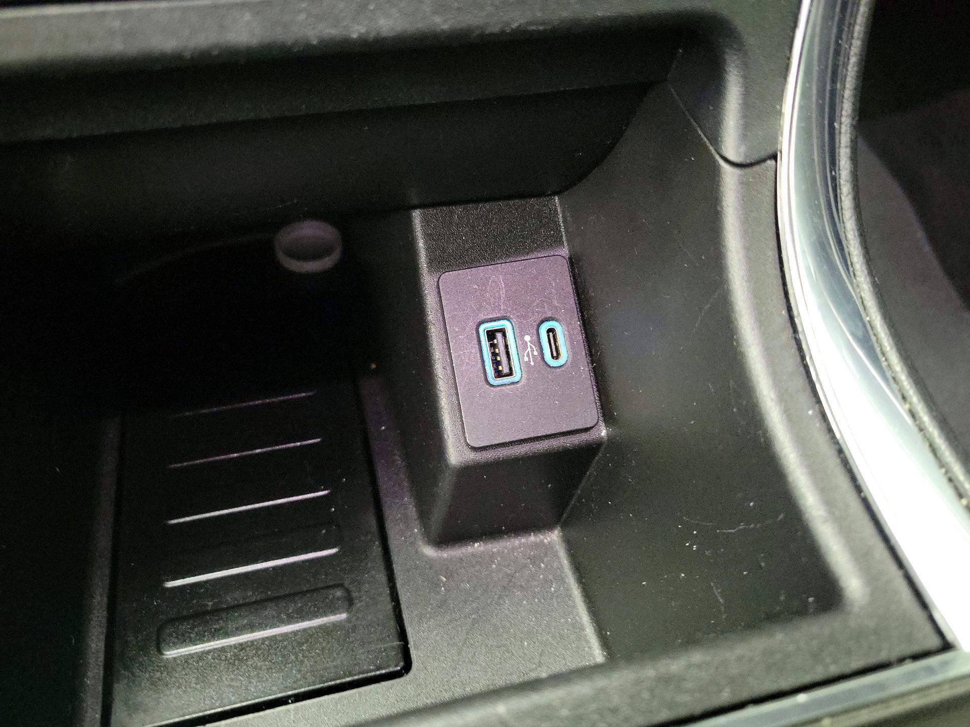 Thumbnail: 2022 Ford Edge - 18