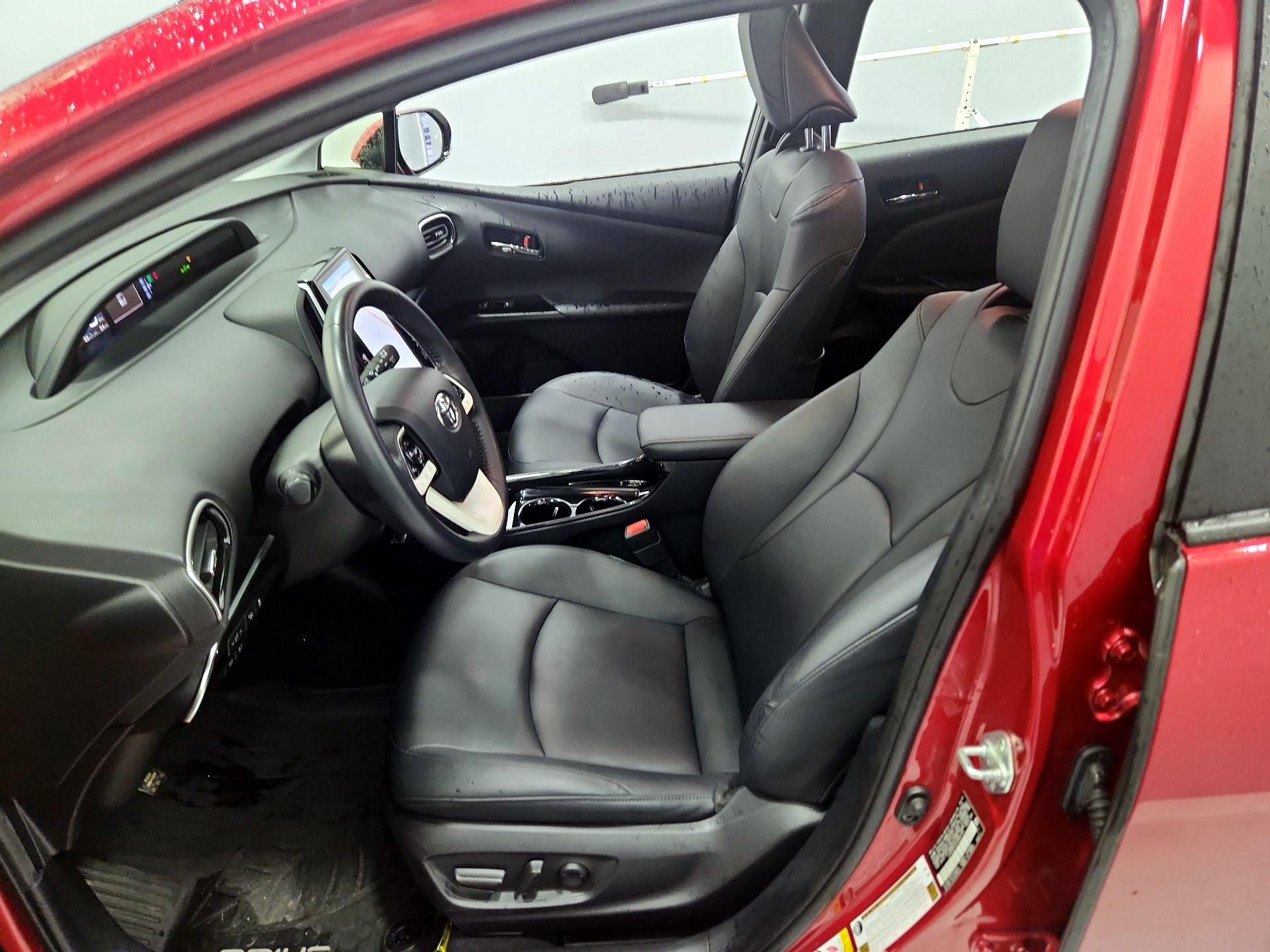 Thumbnail: 2018 Toyota Prius - 11