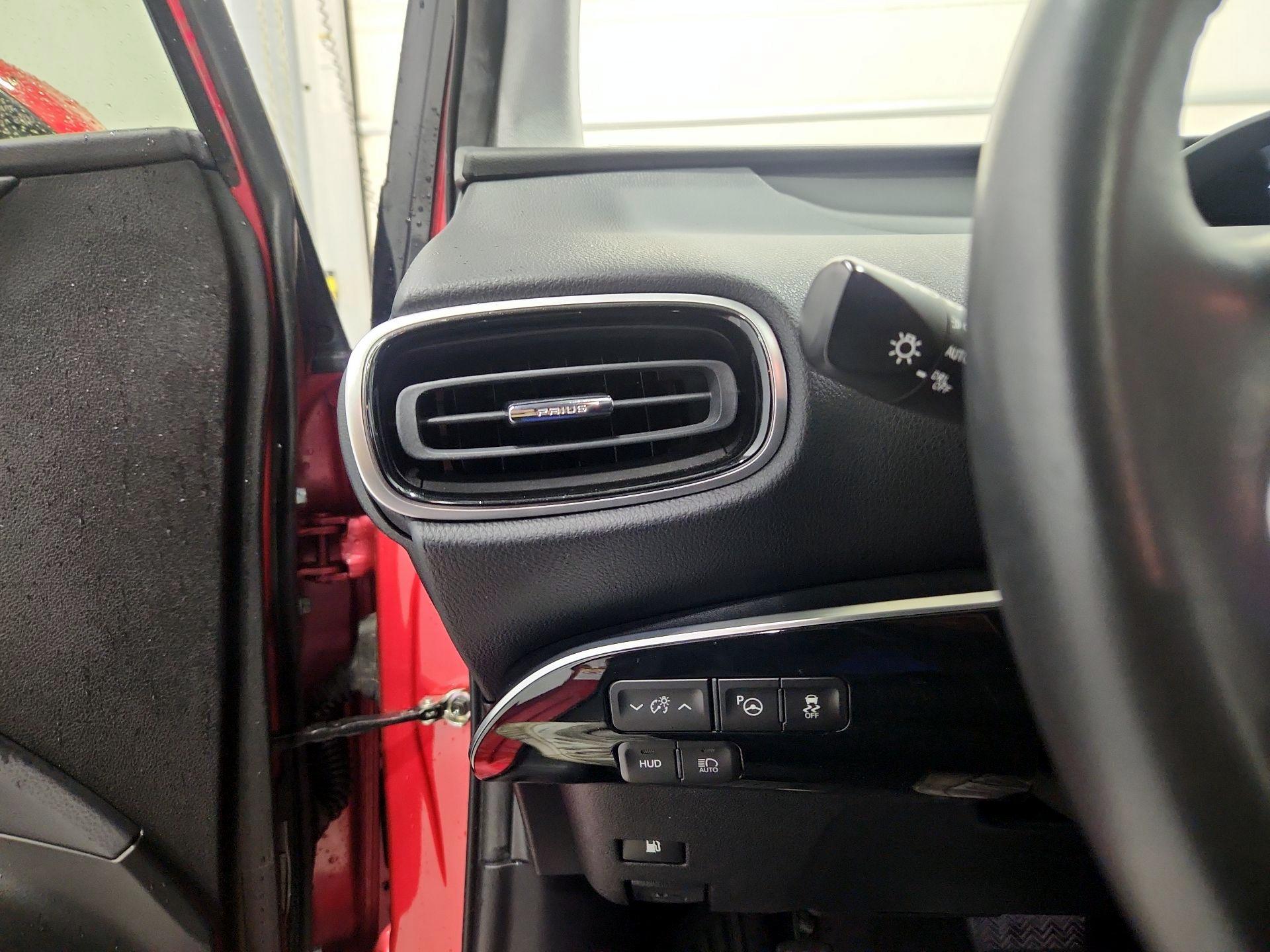 Thumbnail: 2018 Toyota Prius - 13