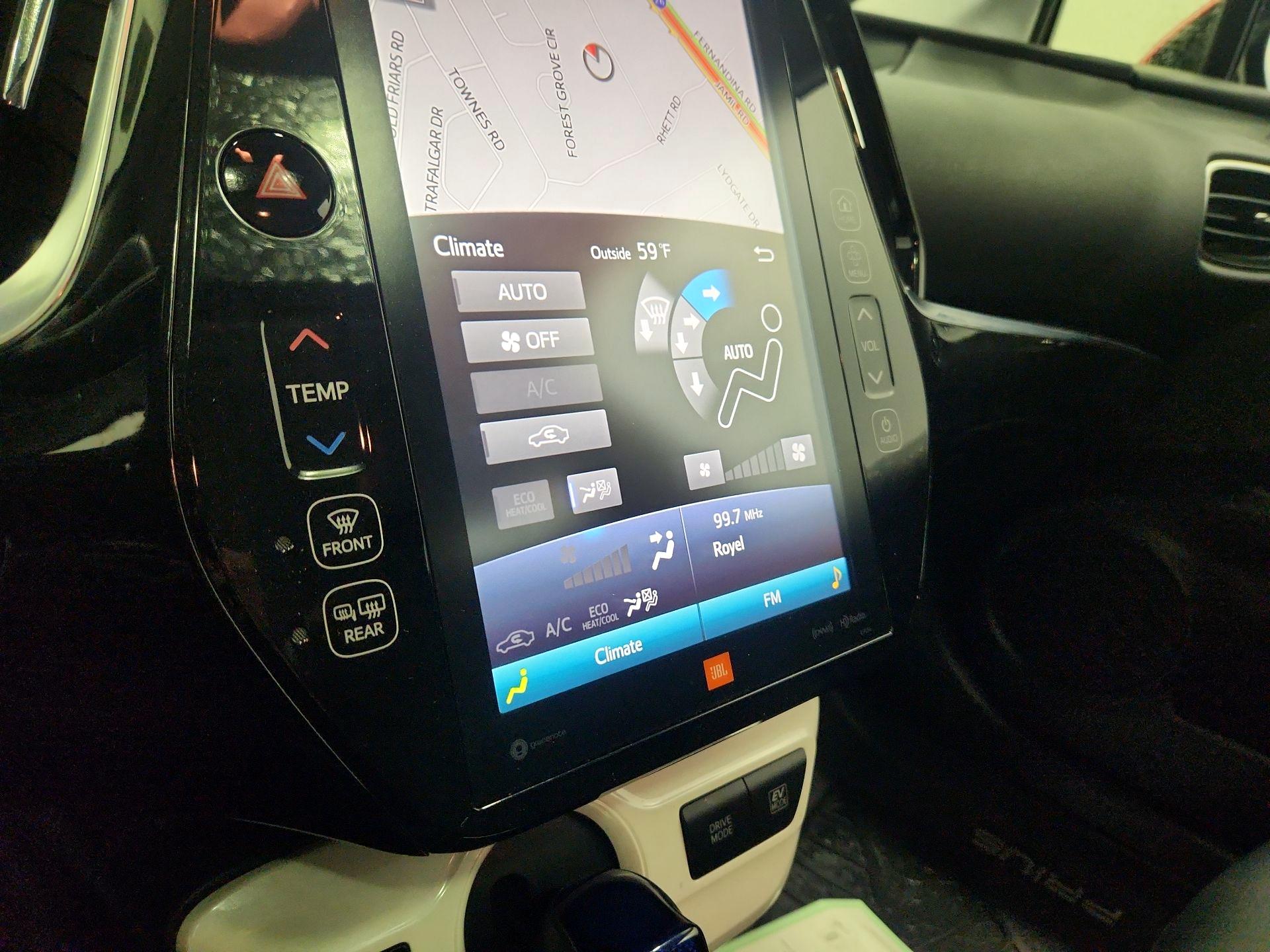 Thumbnail: 2018 Toyota Prius - 17