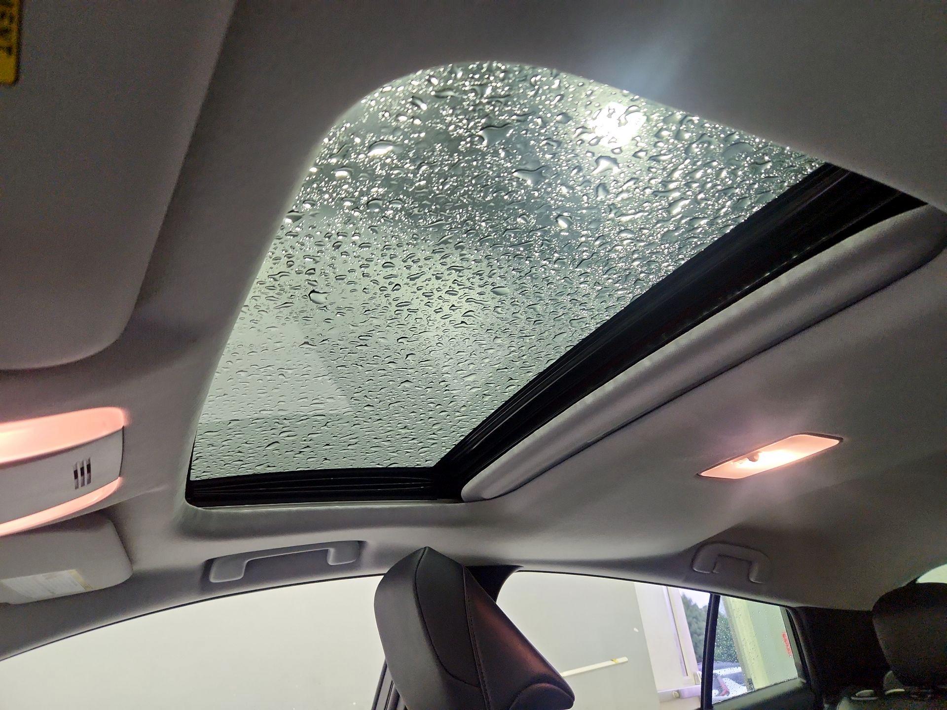 Thumbnail: 2018 Toyota Prius - 20