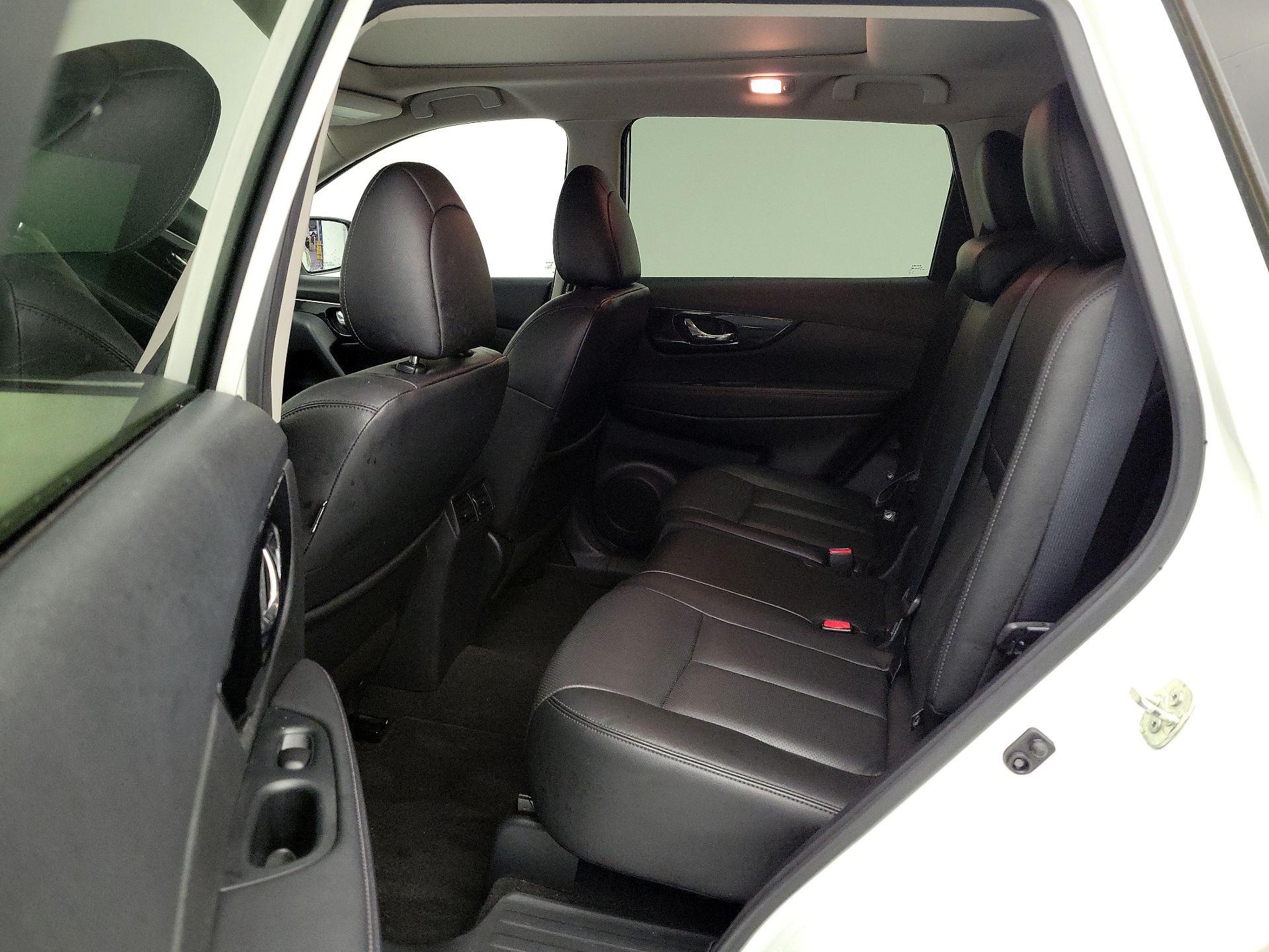 Thumbnail: 2020 Nissan Rogue - 20