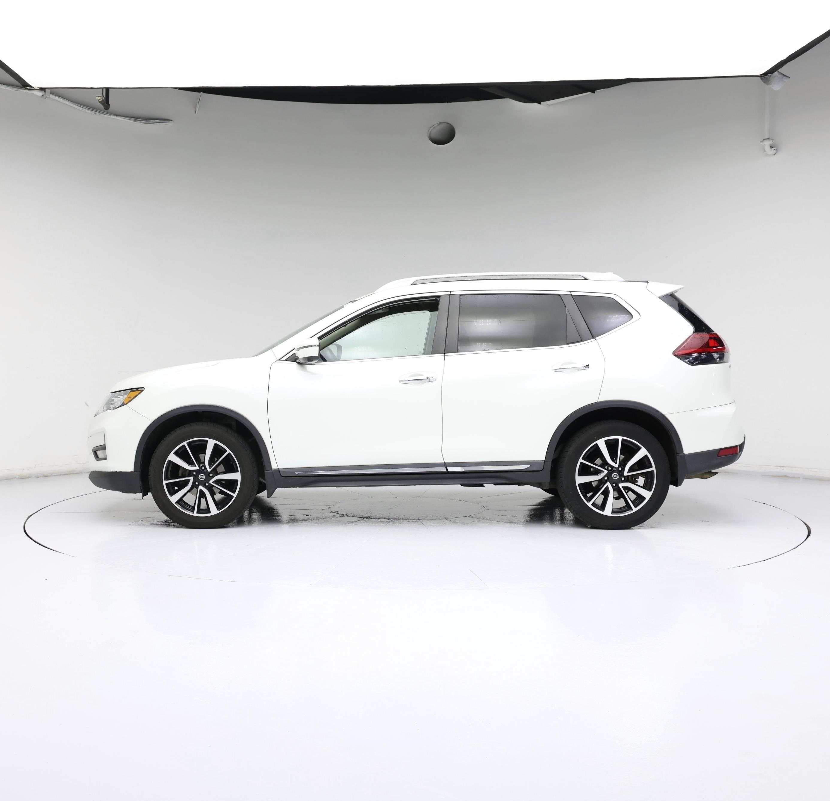 Thumbnail: 2020 Nissan Rogue - 3