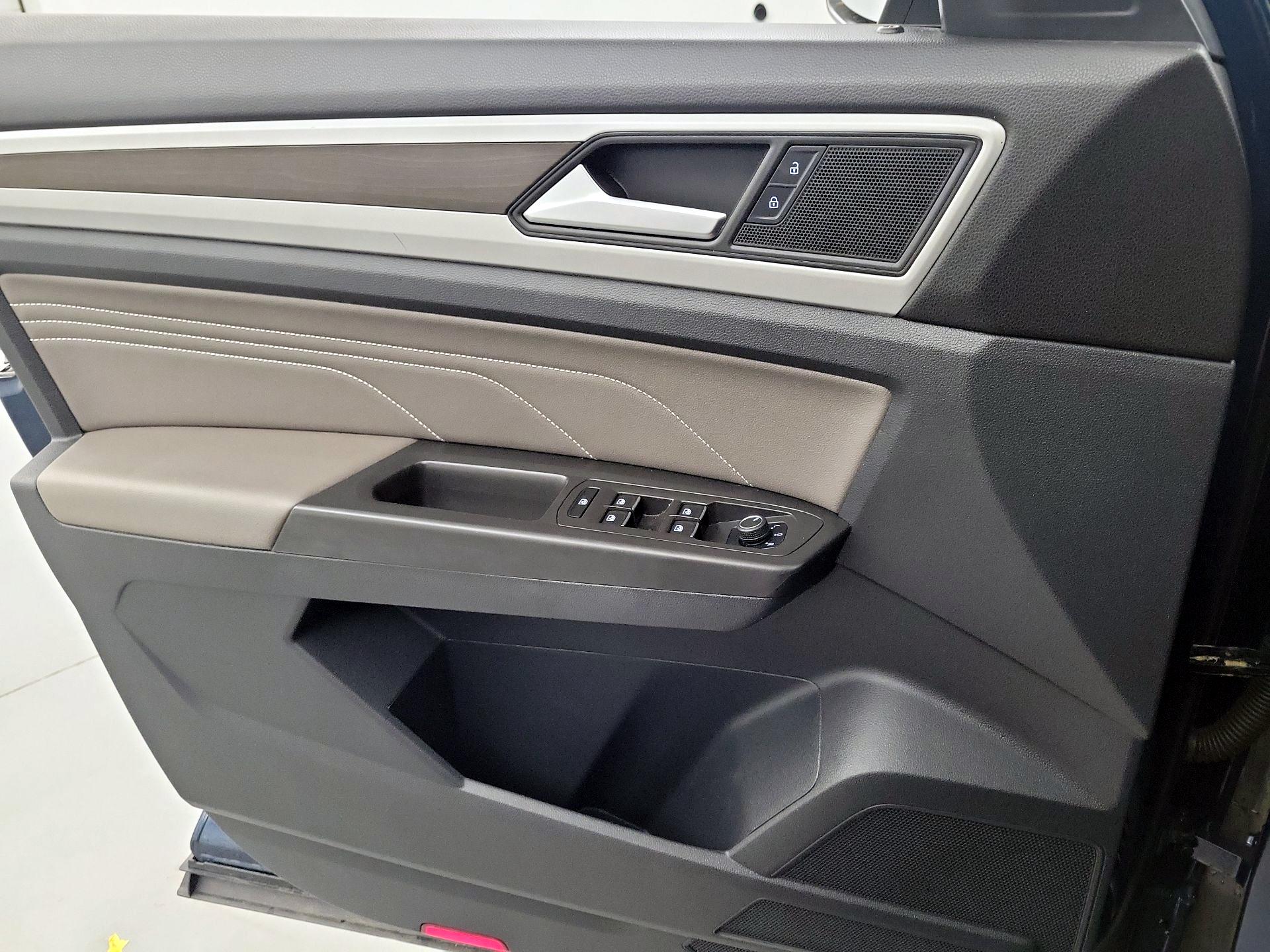 Thumbnail: 2022 Volkswagen Atlas - 12