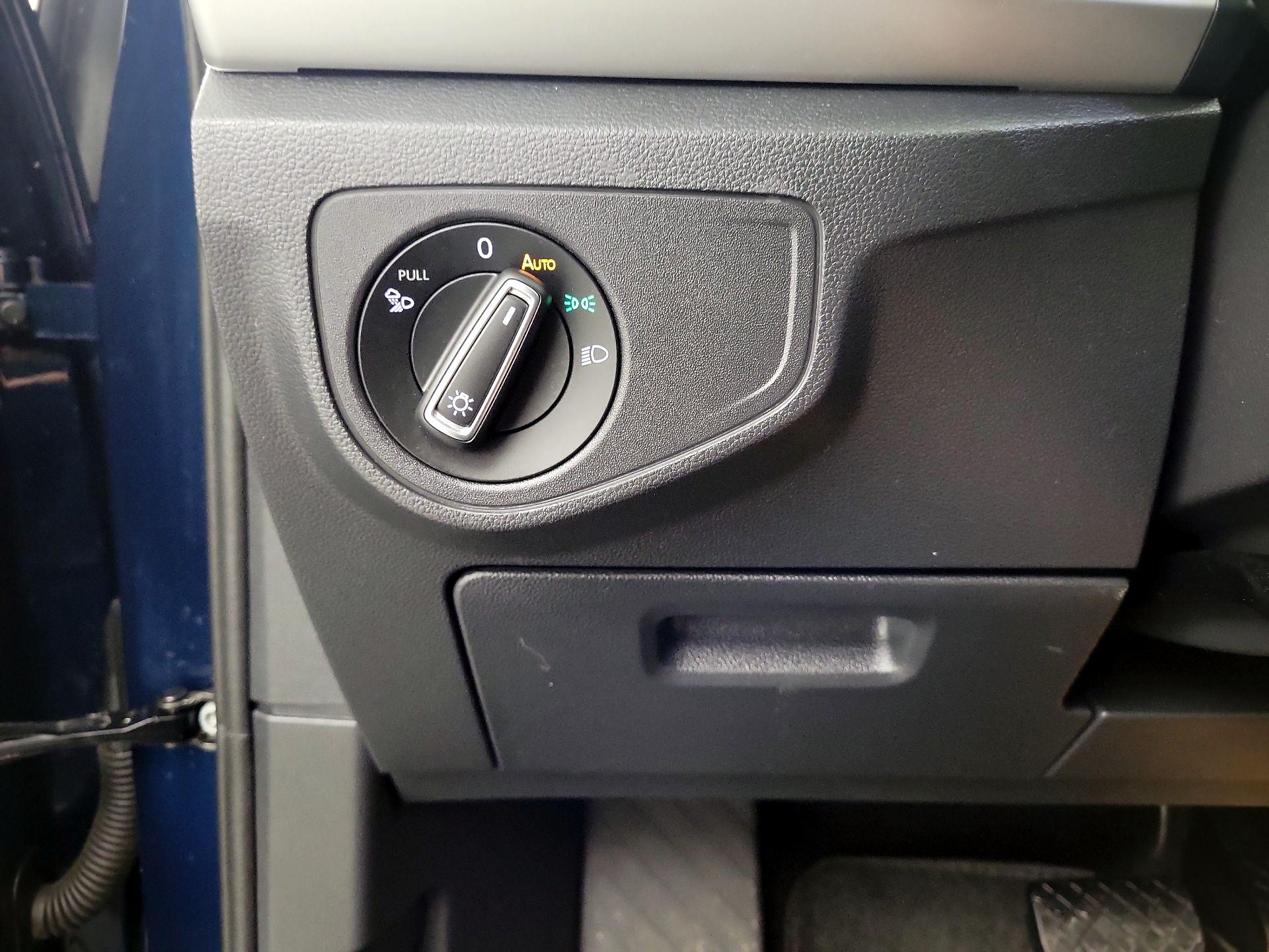 Thumbnail: 2022 Volkswagen Atlas - 13