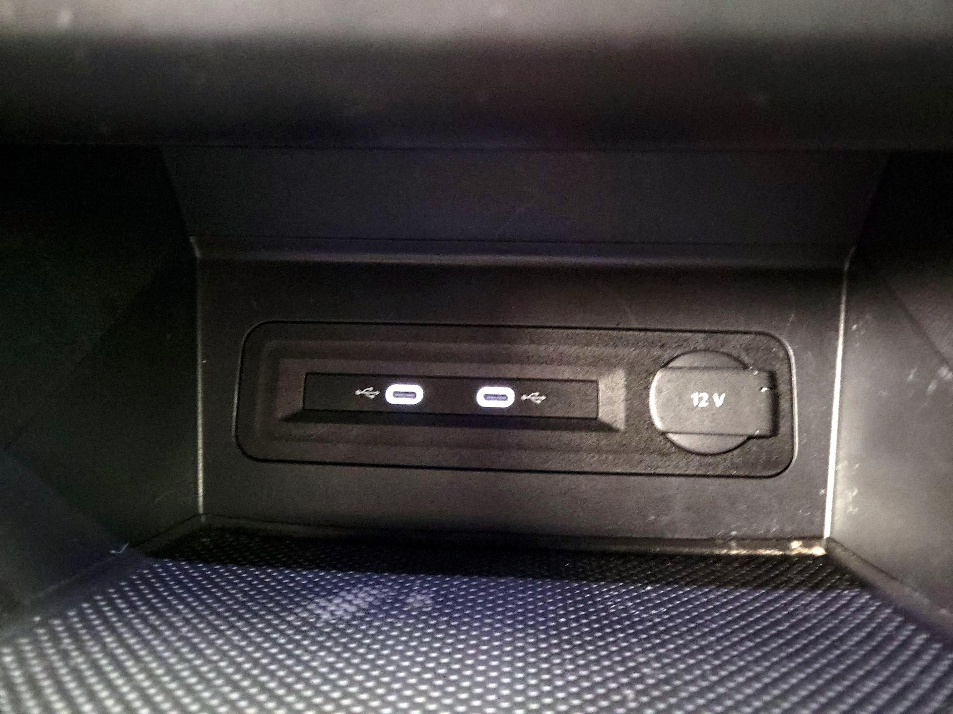 Thumbnail: 2022 Volkswagen Atlas - 18