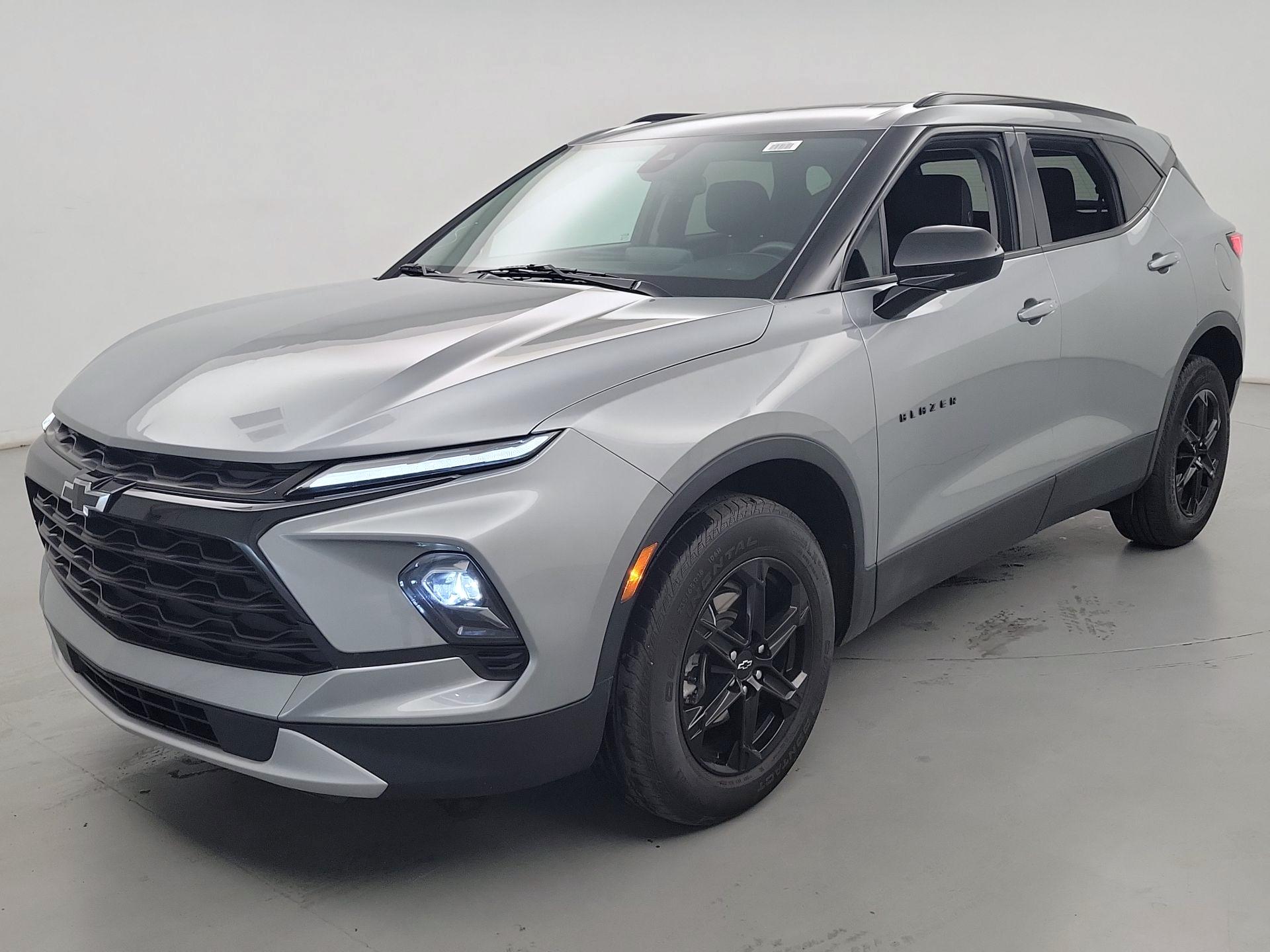 Thumbnail: 2023 Chevrolet Blazer - 3