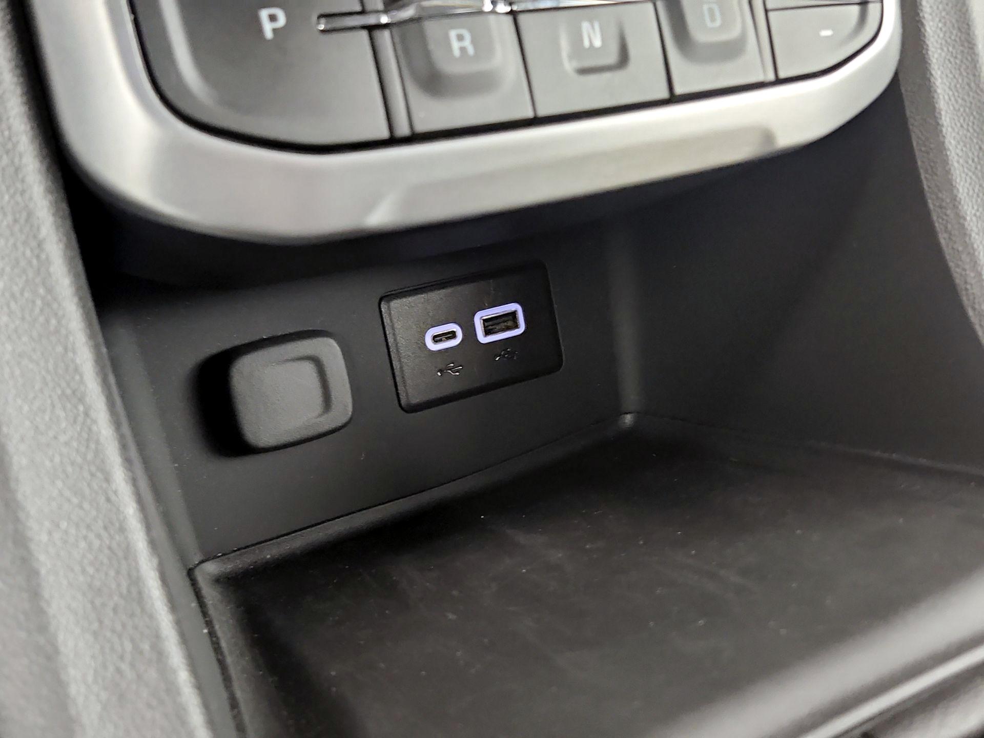 Thumbnail: 2023 GMC Acadia - 16