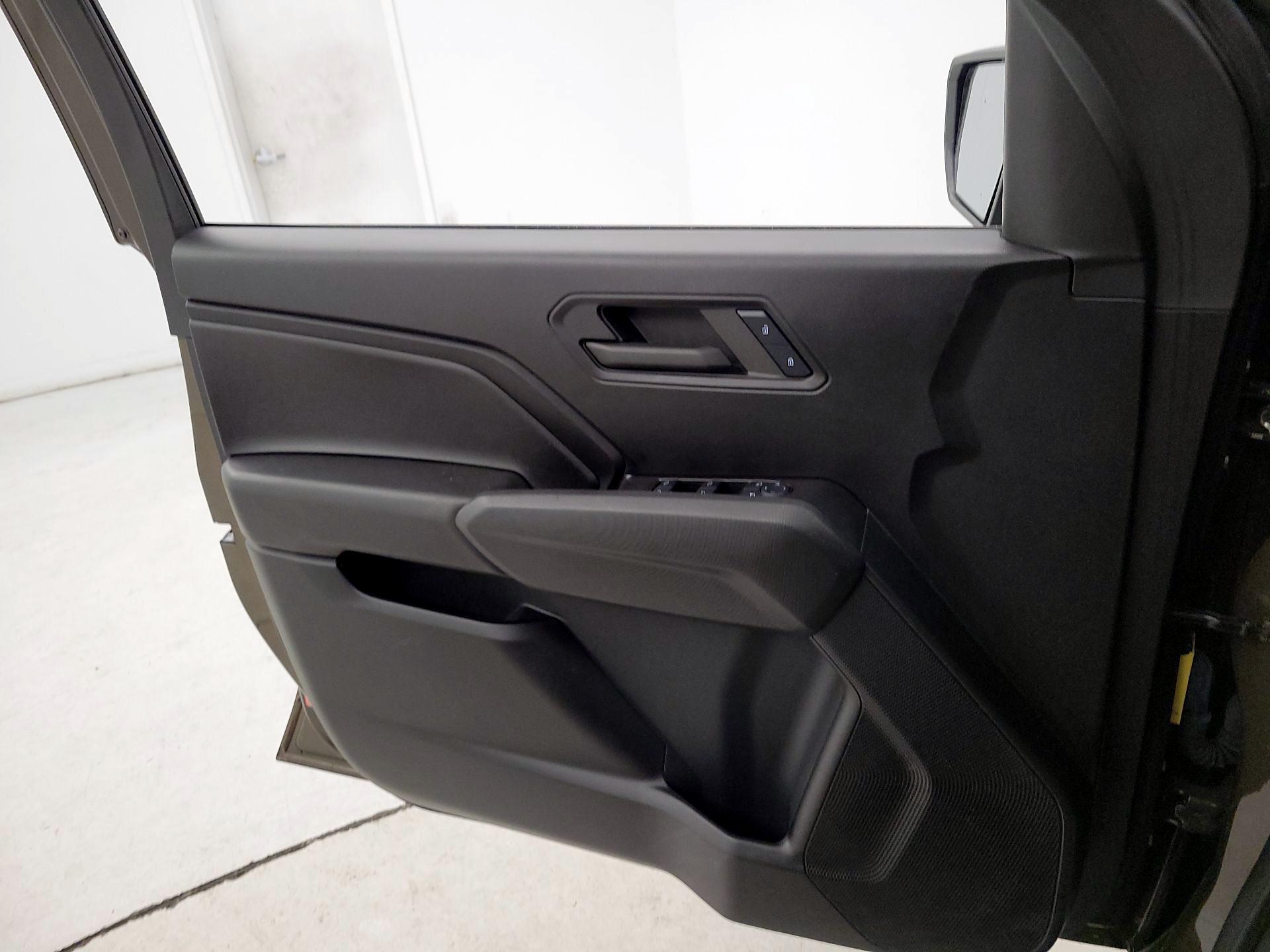 Thumbnail: 2024 Chevrolet Colorado - 12