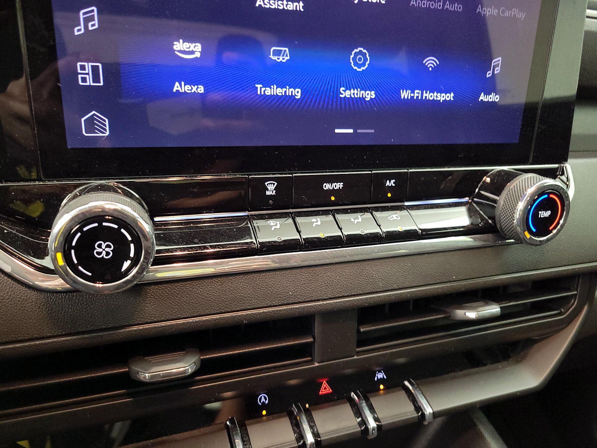 Thumbnail: 2024 Chevrolet Colorado - 16