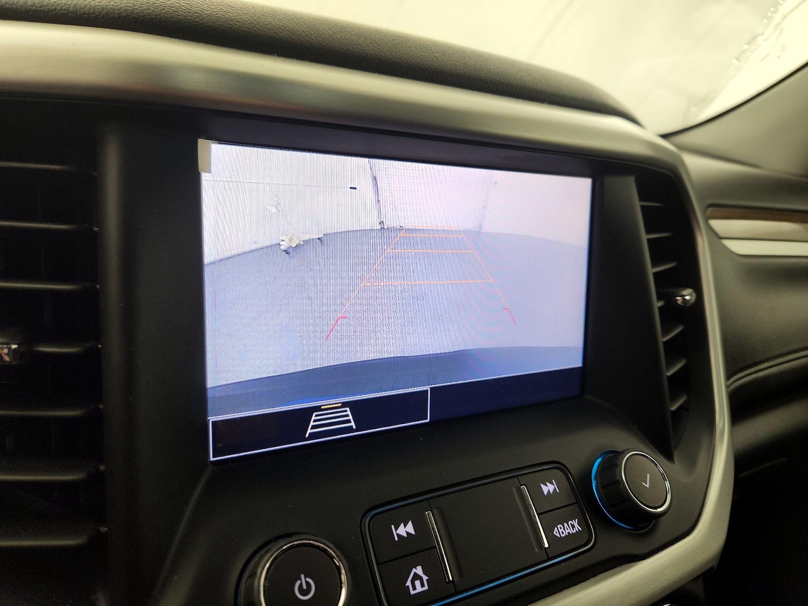 2023 GMC Acadia SLE - Photo 13