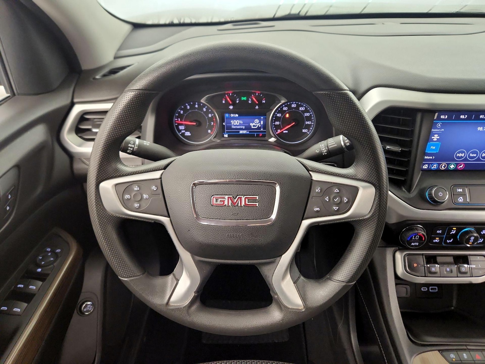 2023 GMC Acadia SLE - Photo 9