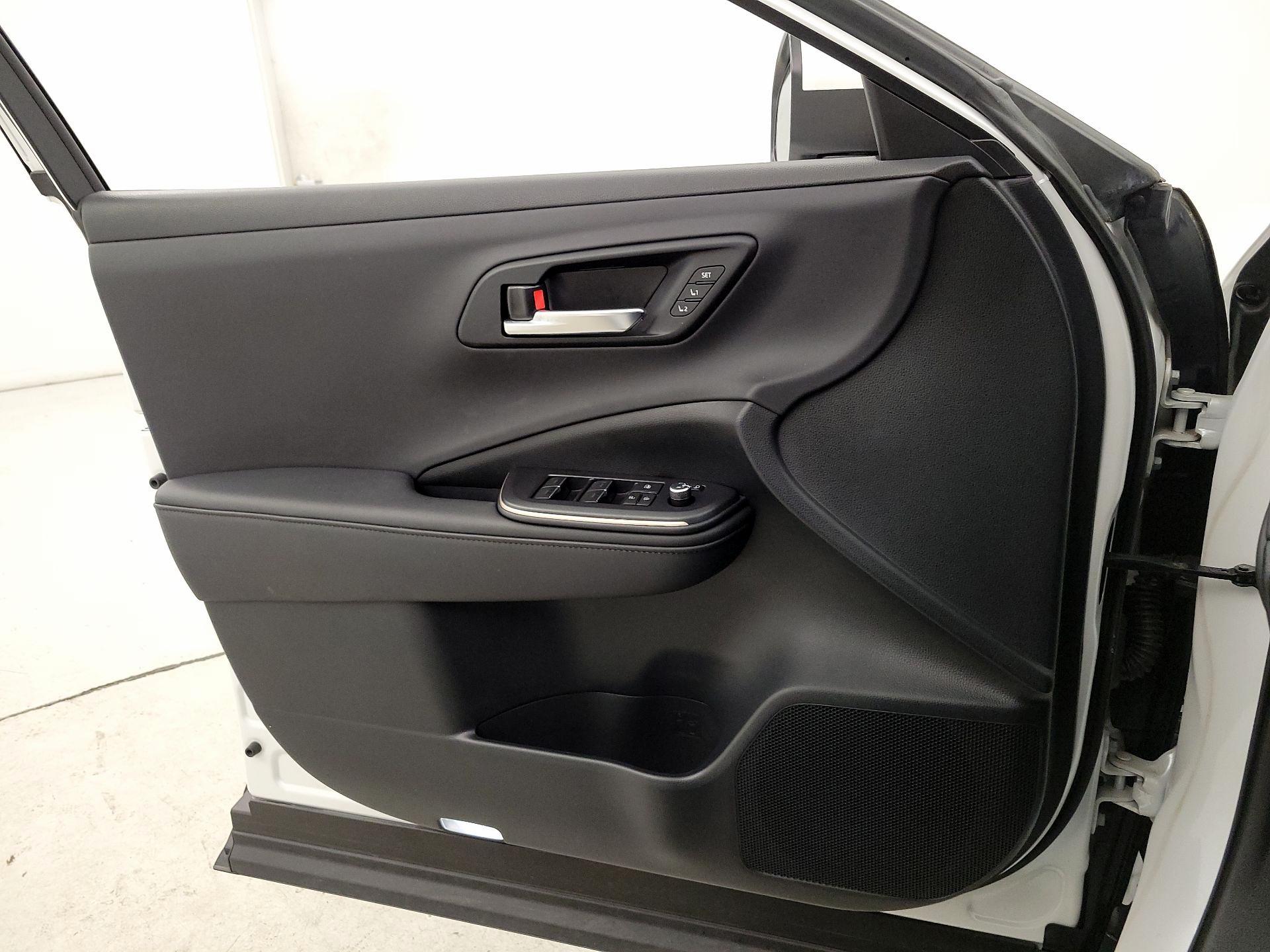 Thumbnail: 2023 Toyota Crown - 12