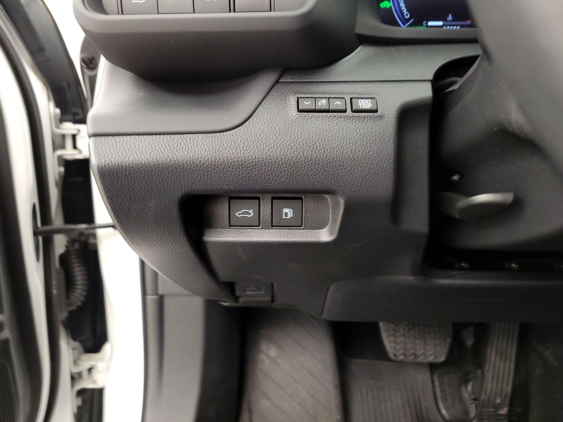 Thumbnail: 2023 Toyota Crown - 13