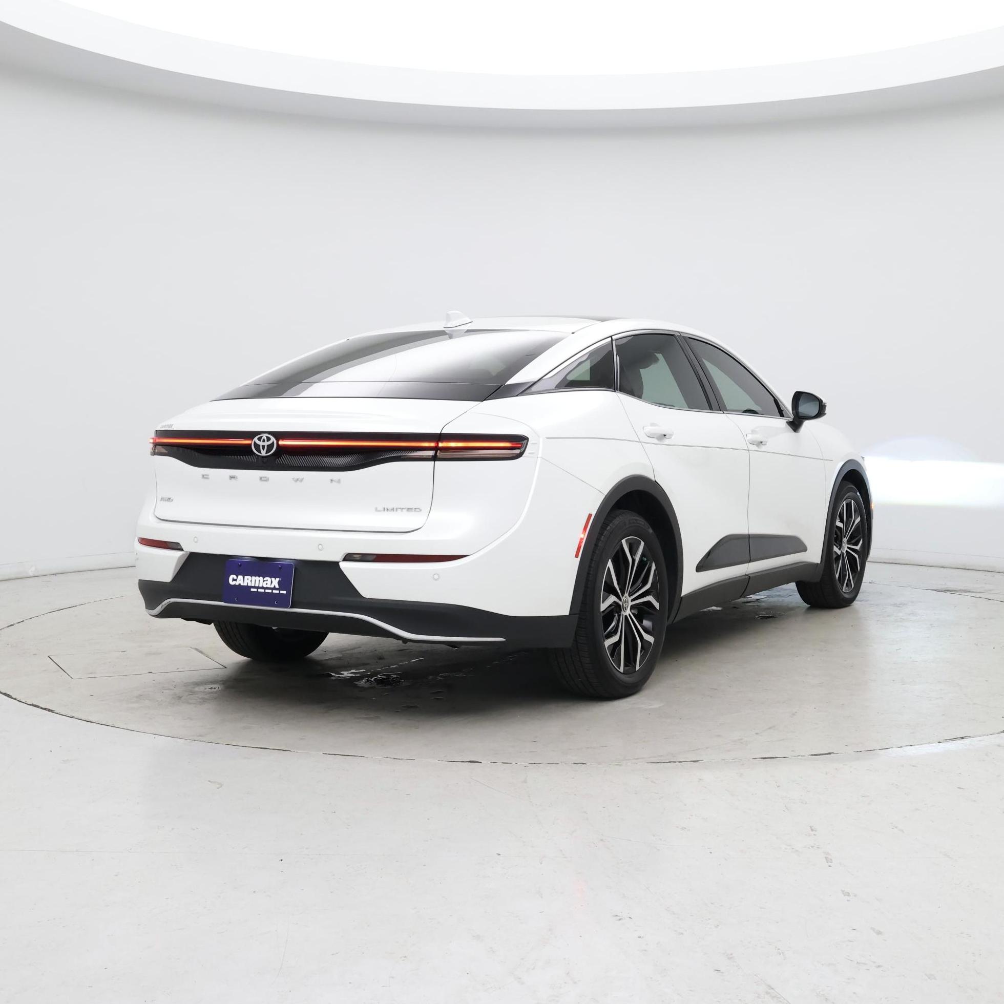 Thumbnail: 2023 Toyota Crown - 8