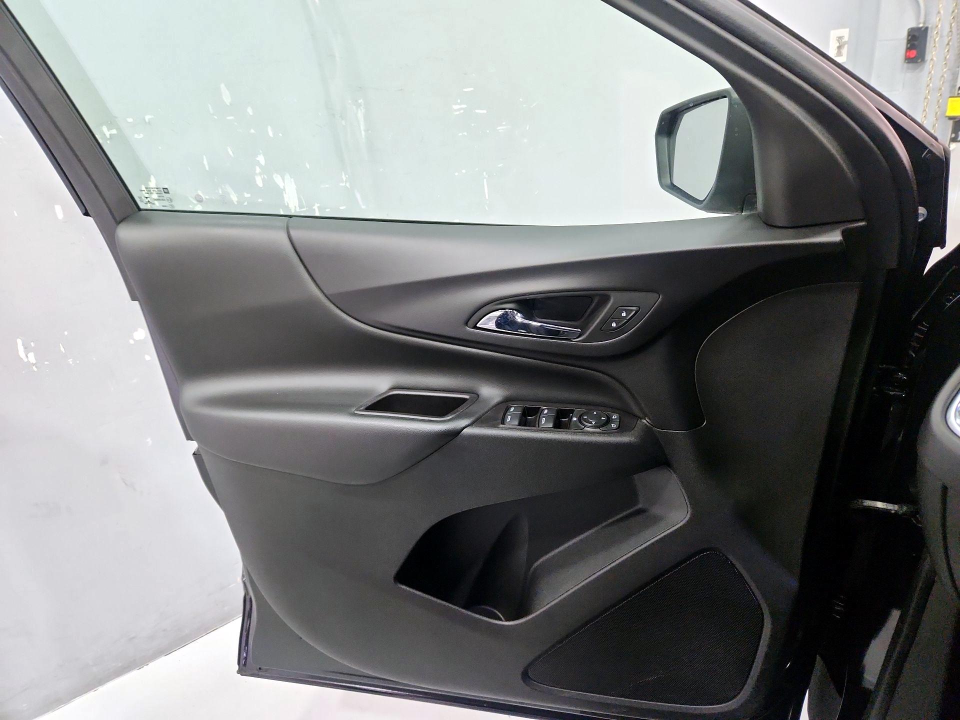 Thumbnail: 2022 Chevrolet Equinox - 12