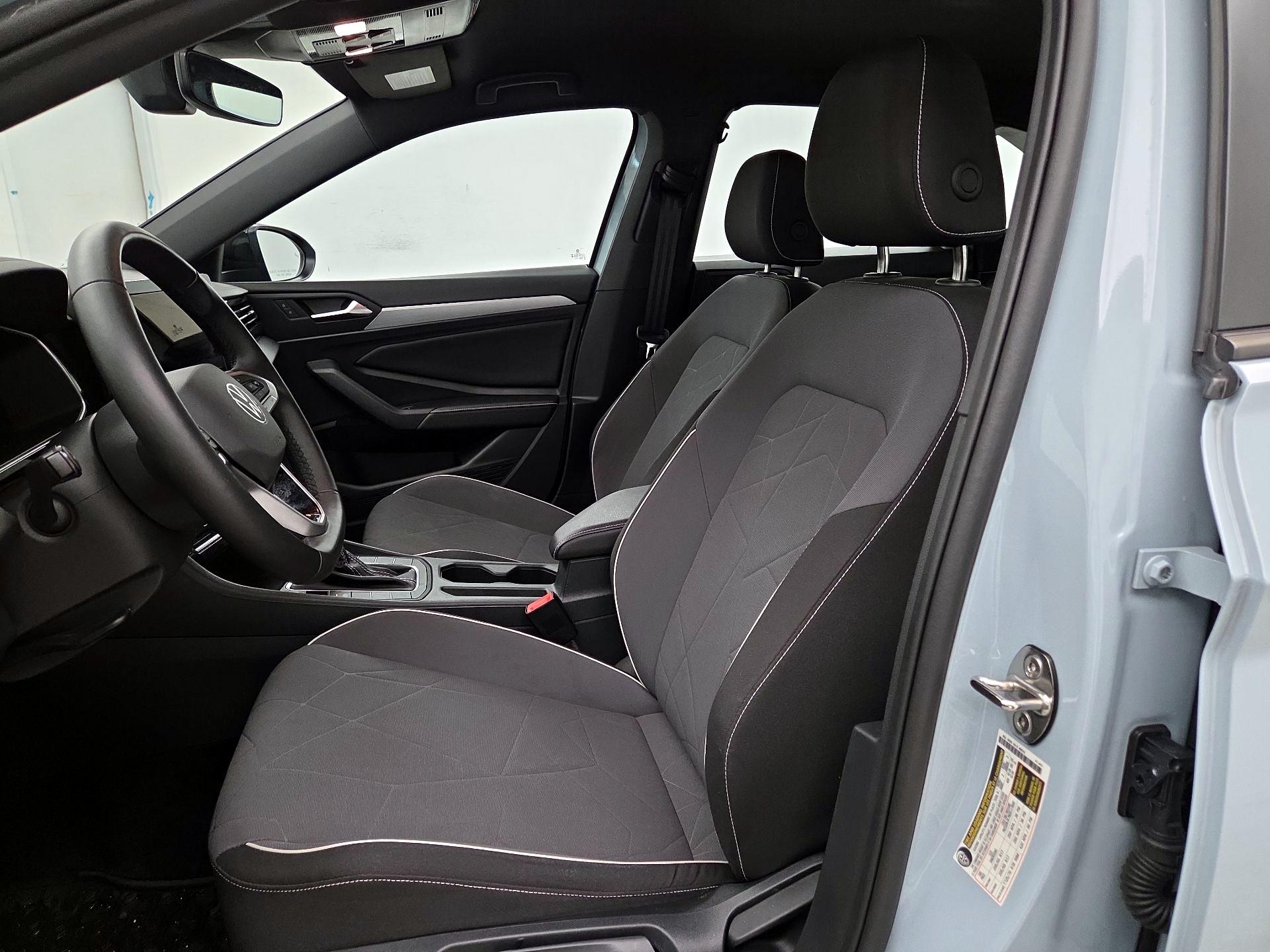 Thumbnail: 2025 Volkswagen Jetta - 11