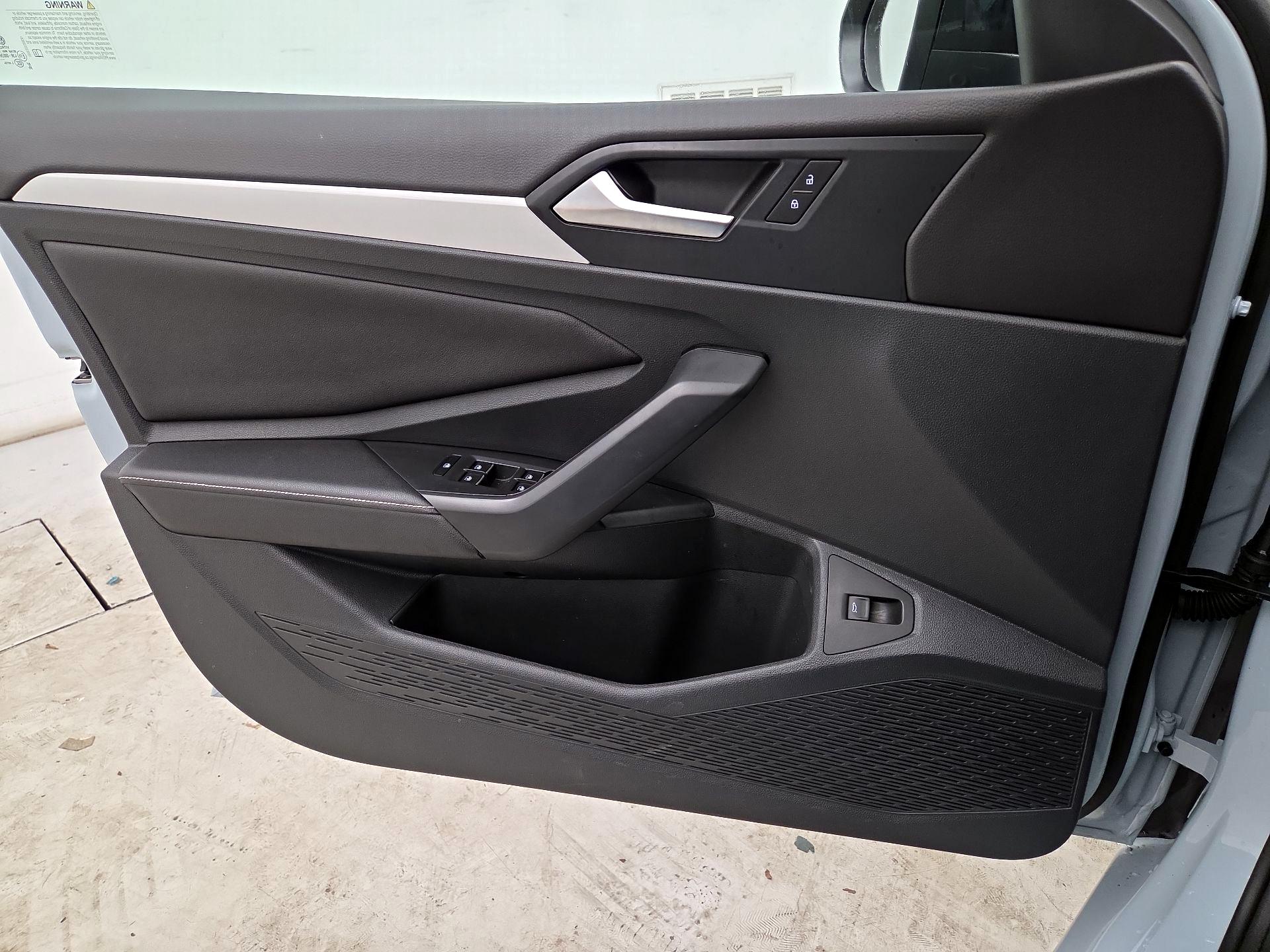 Thumbnail: 2025 Volkswagen Jetta - 12