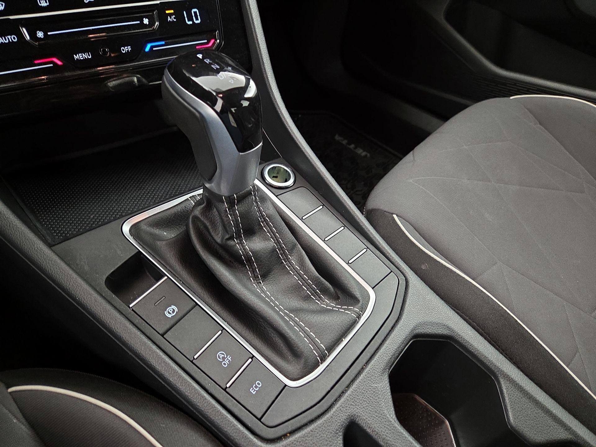 Thumbnail: 2025 Volkswagen Jetta - 17