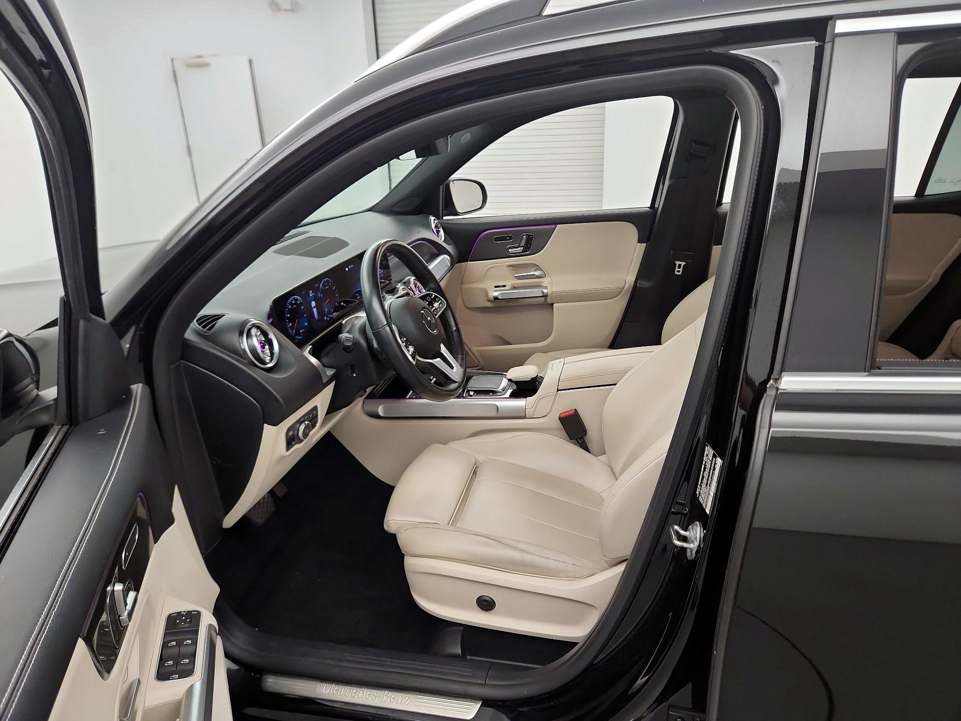Thumbnail: 2022 Mercedes-Benz GLB - 9