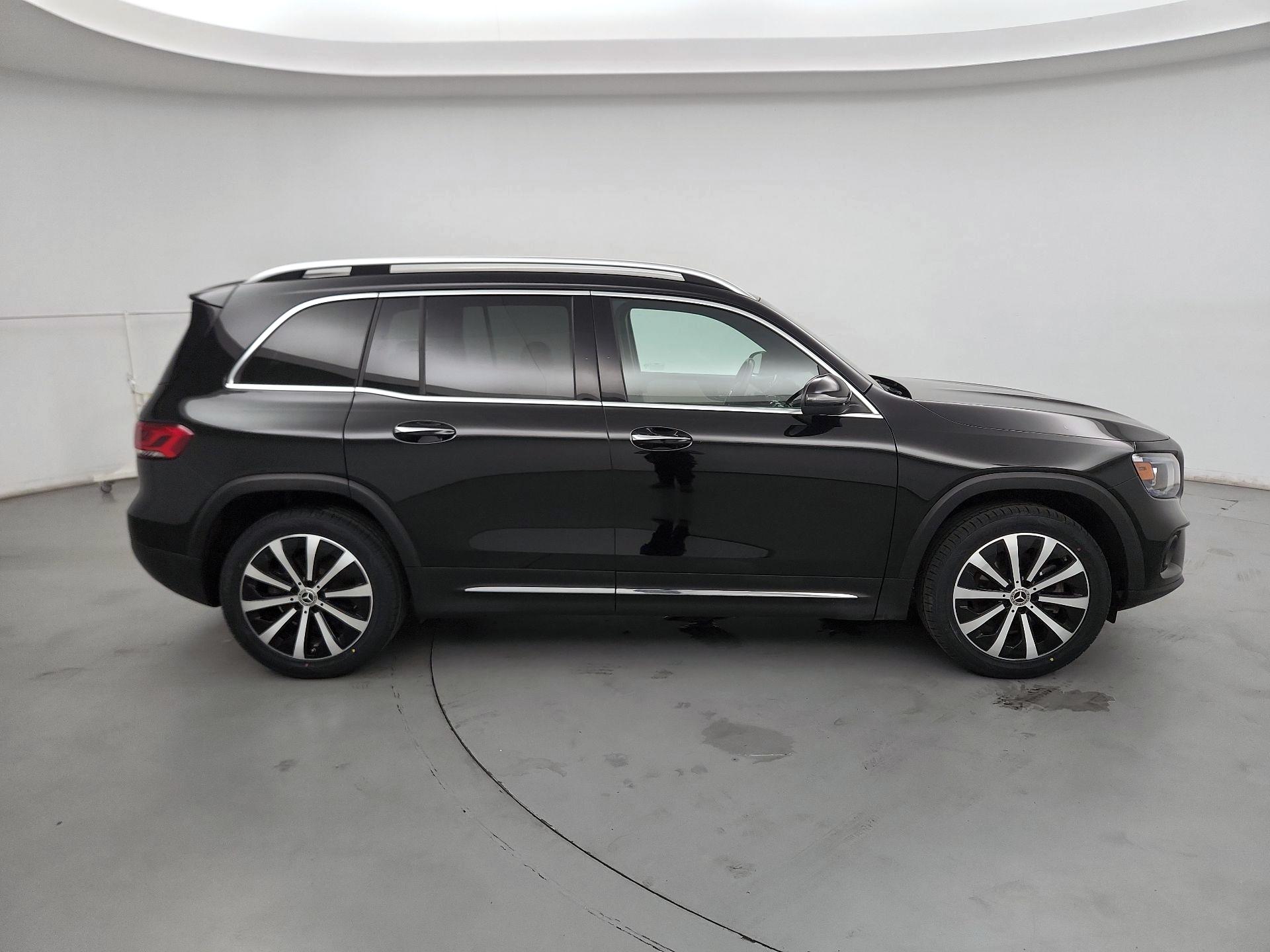 Thumbnail: 2022 Mercedes-Benz GLB - 4