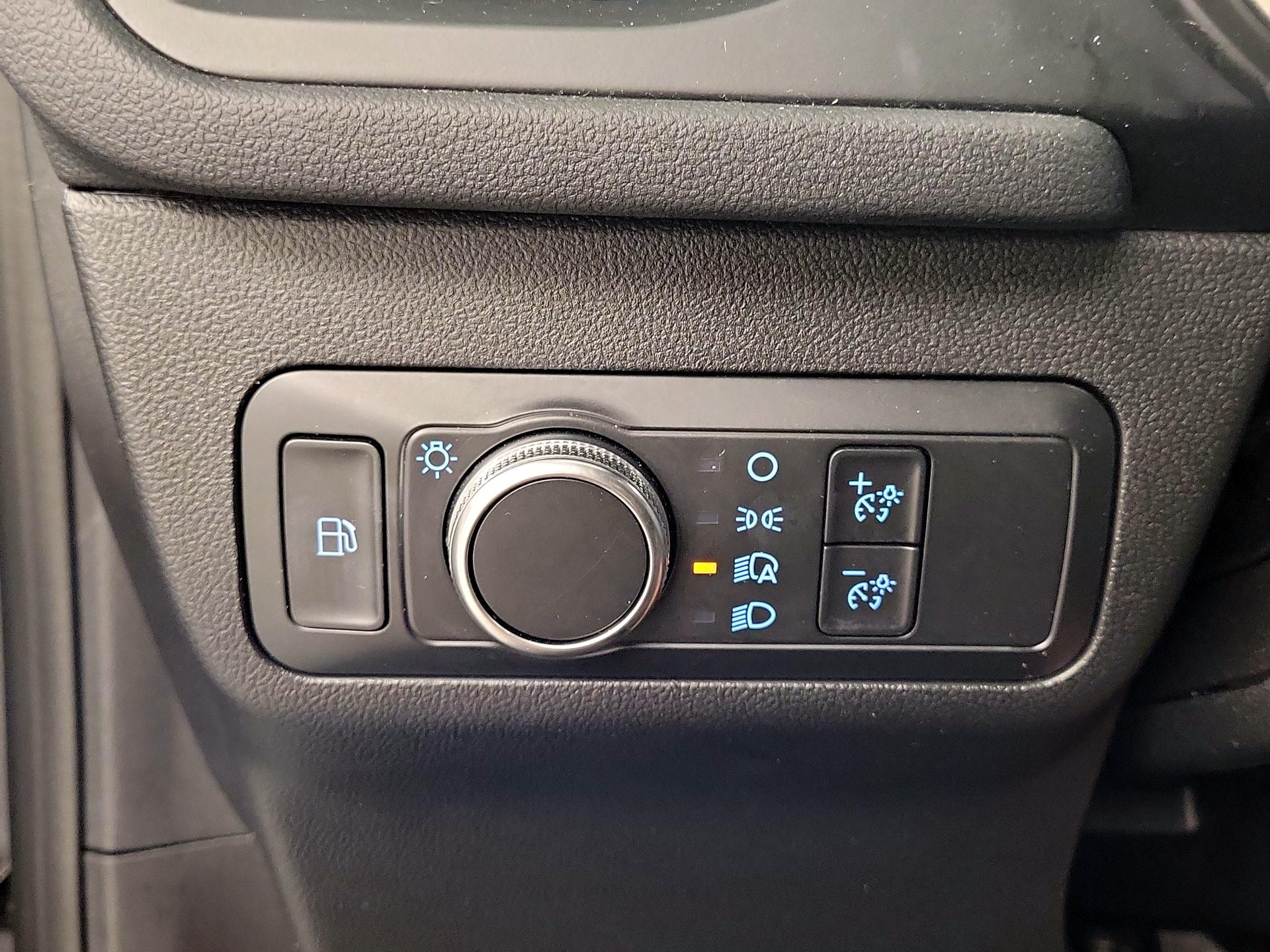 Thumbnail: 2022 Ford Escape - 11