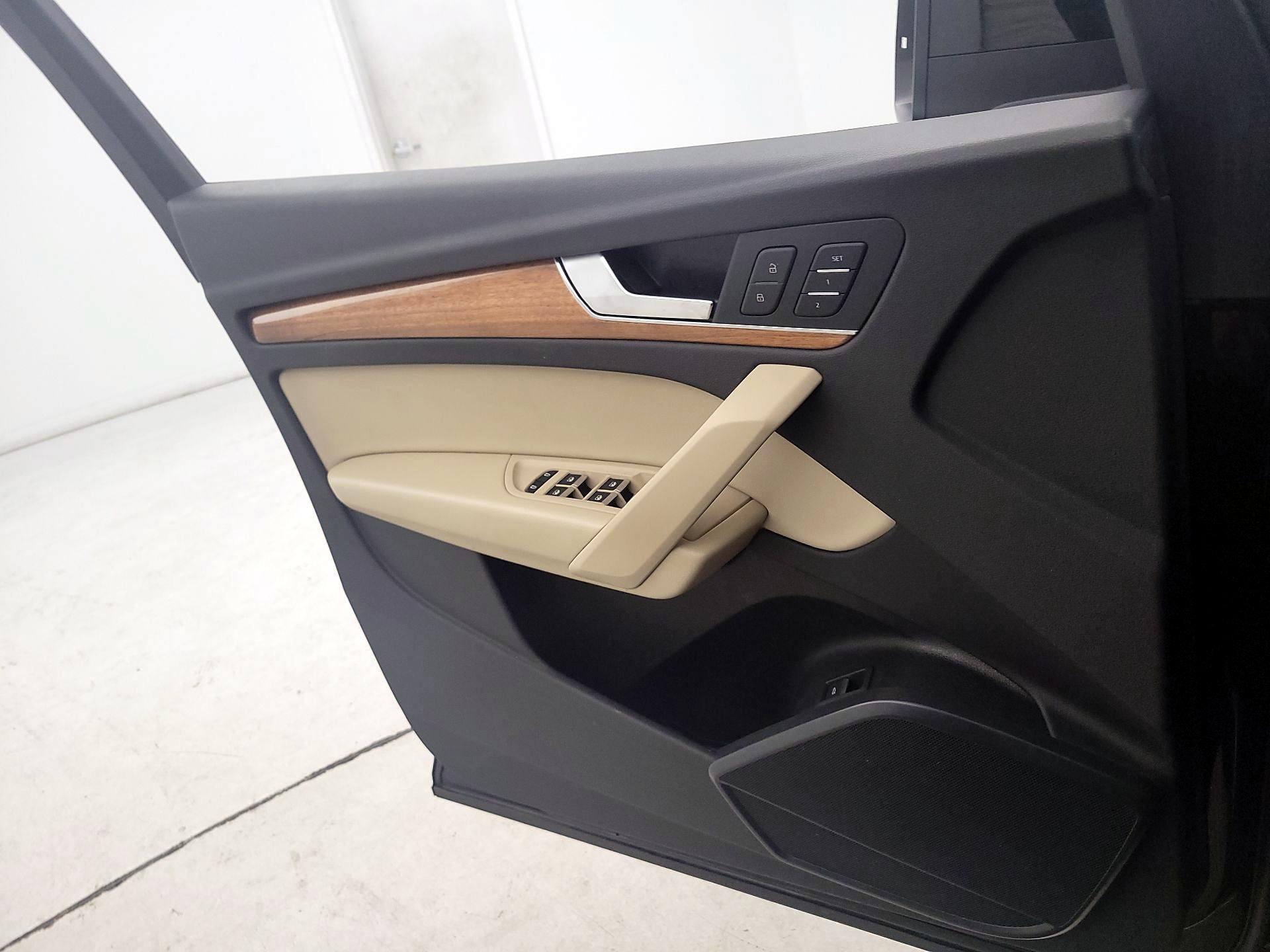 Thumbnail: 2022 Audi Q5 - 12