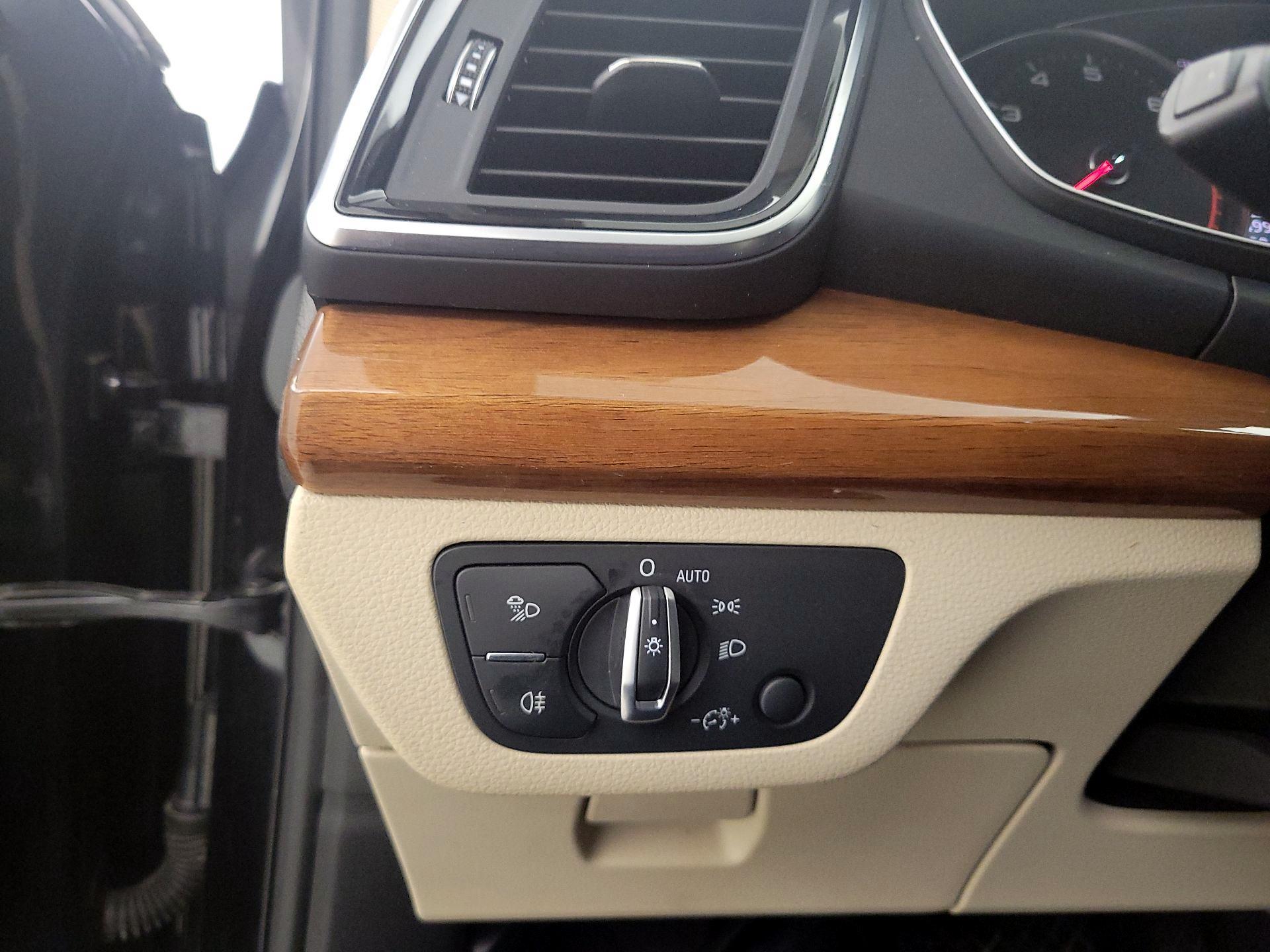 Thumbnail: 2022 Audi Q5 - 13