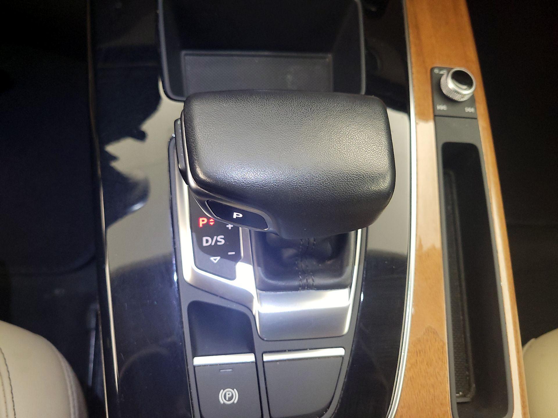 Thumbnail: 2022 Audi Q5 - 17