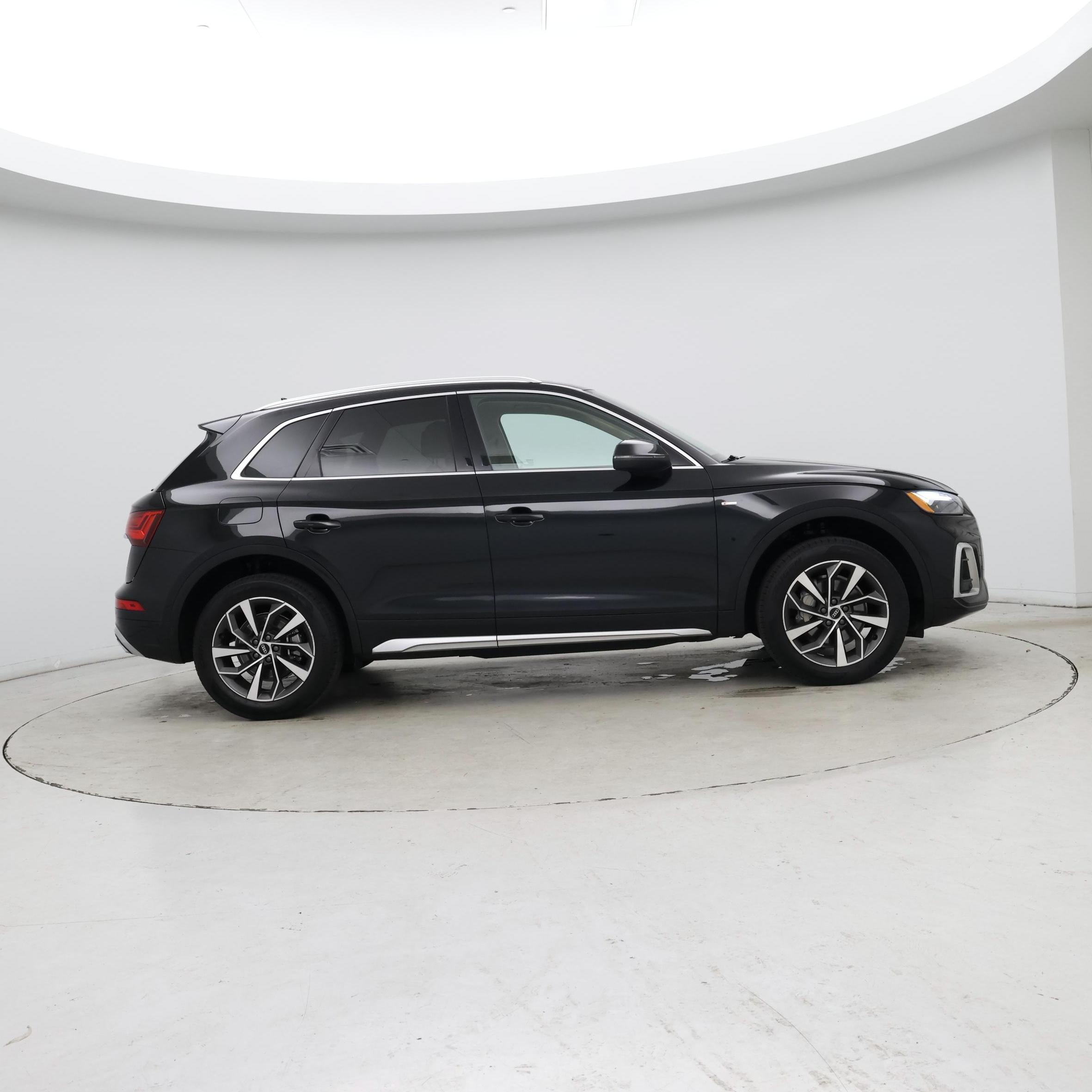 Thumbnail: 2022 Audi Q5 - 7