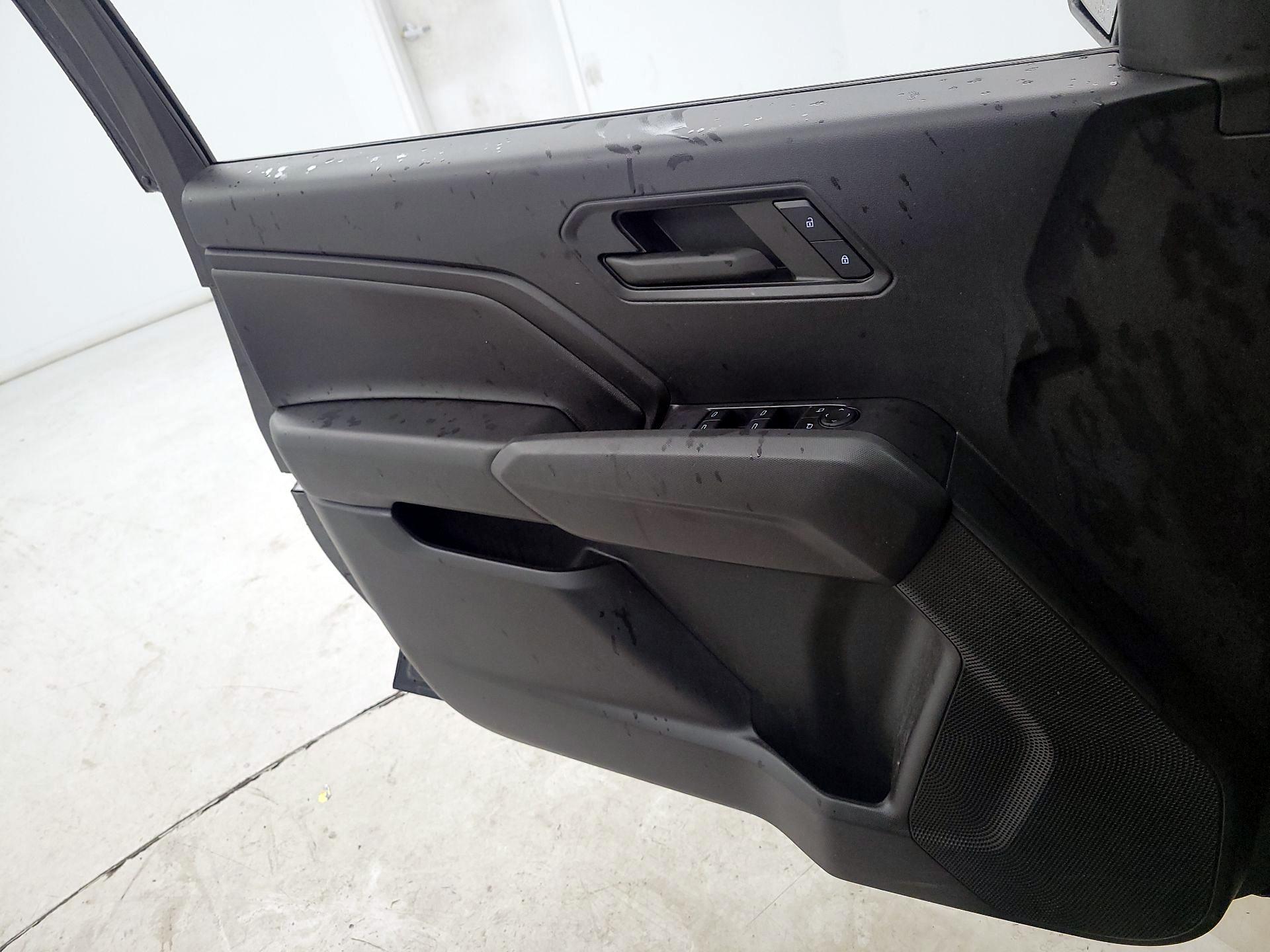 Thumbnail: 2023 Chevrolet Colorado - 12