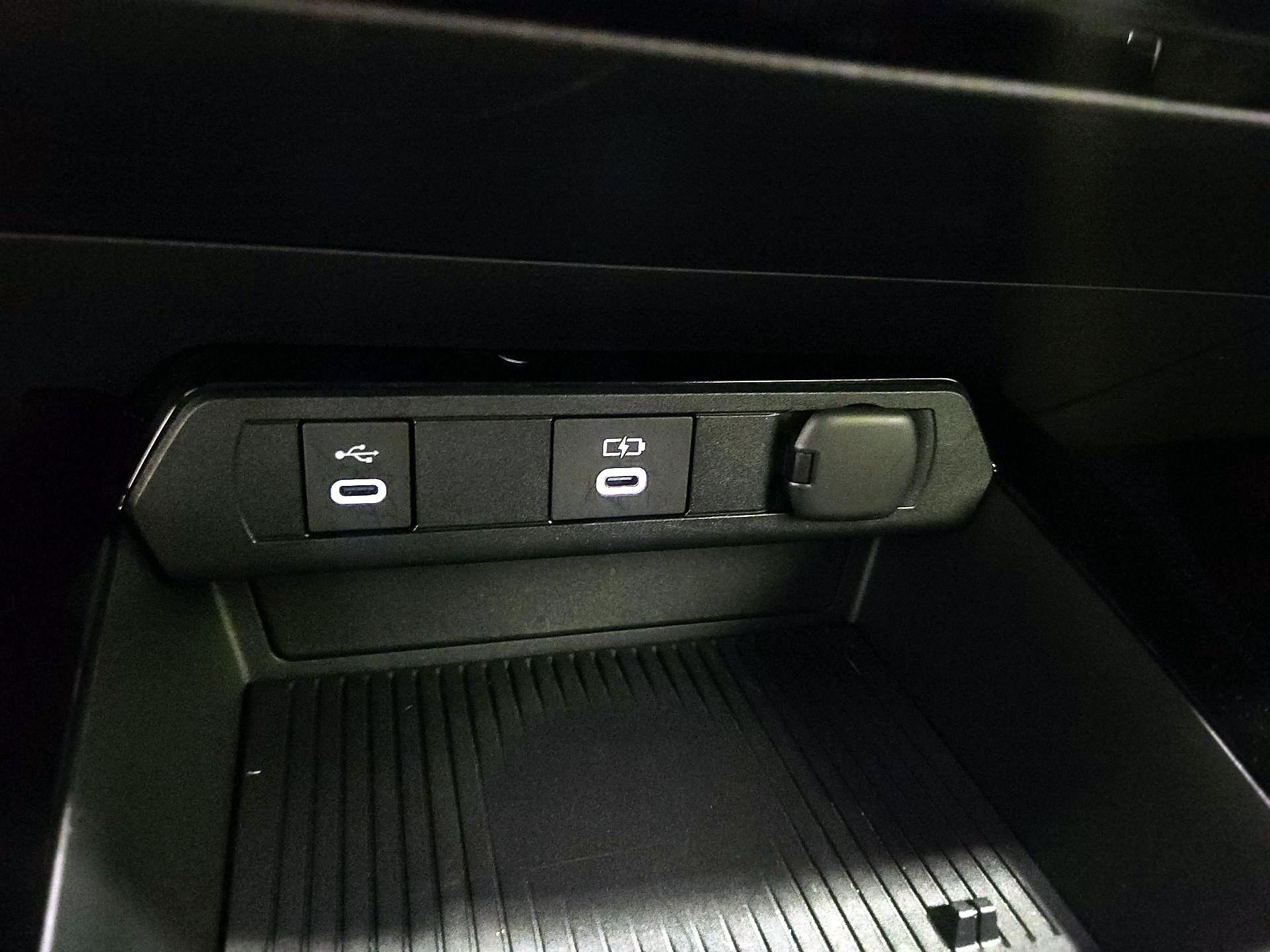 Thumbnail: 2025 Toyota Prius - 19