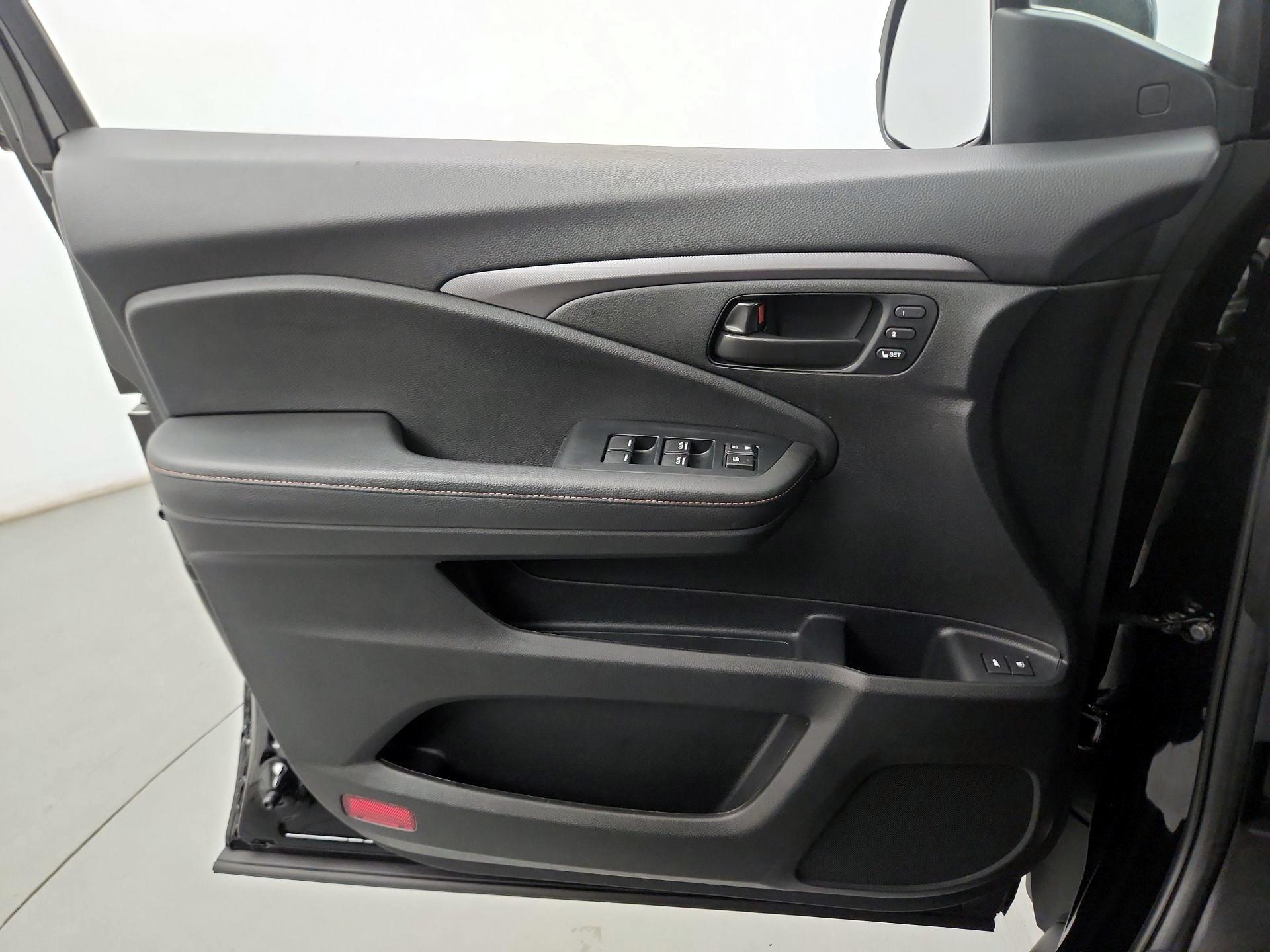 Thumbnail: 2023 Honda Passport - 10