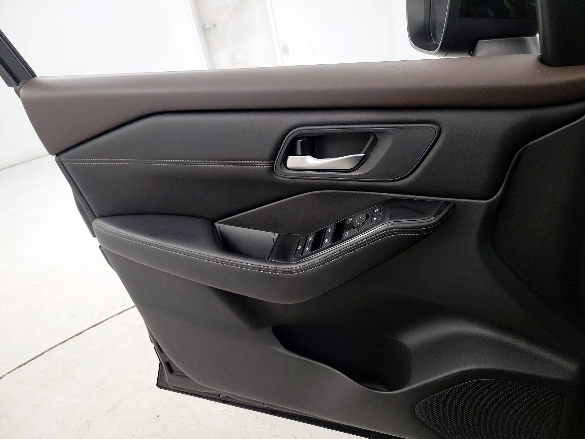 Thumbnail: 2023 Nissan Rogue - 12