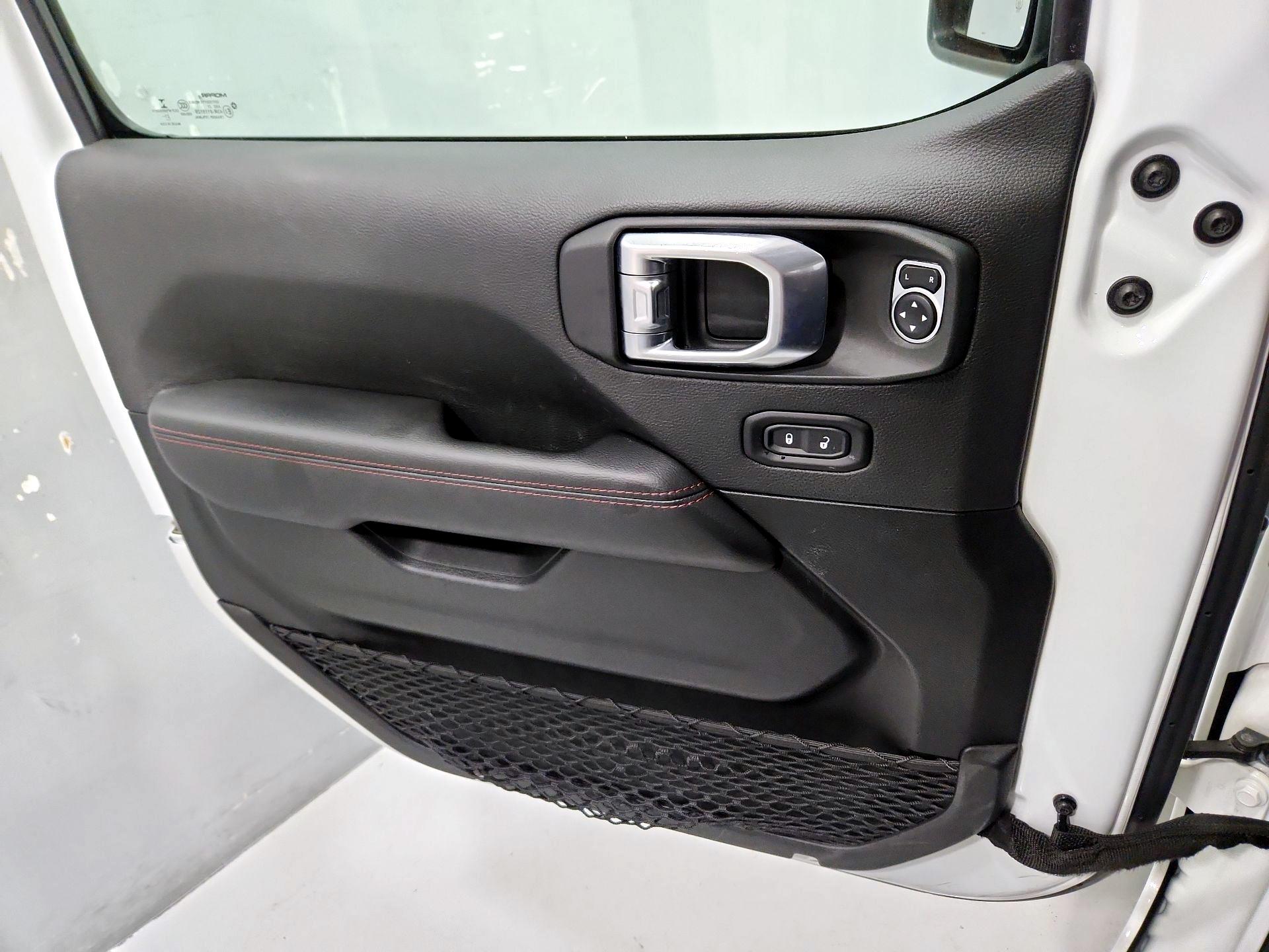 Thumbnail: 2021 Jeep Gladiator - 12