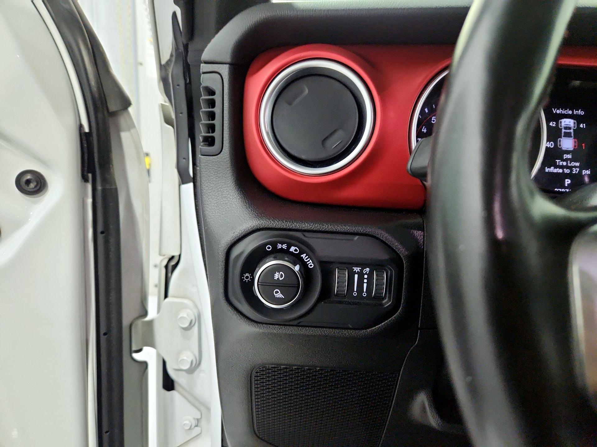 Thumbnail: 2021 Jeep Gladiator - 13