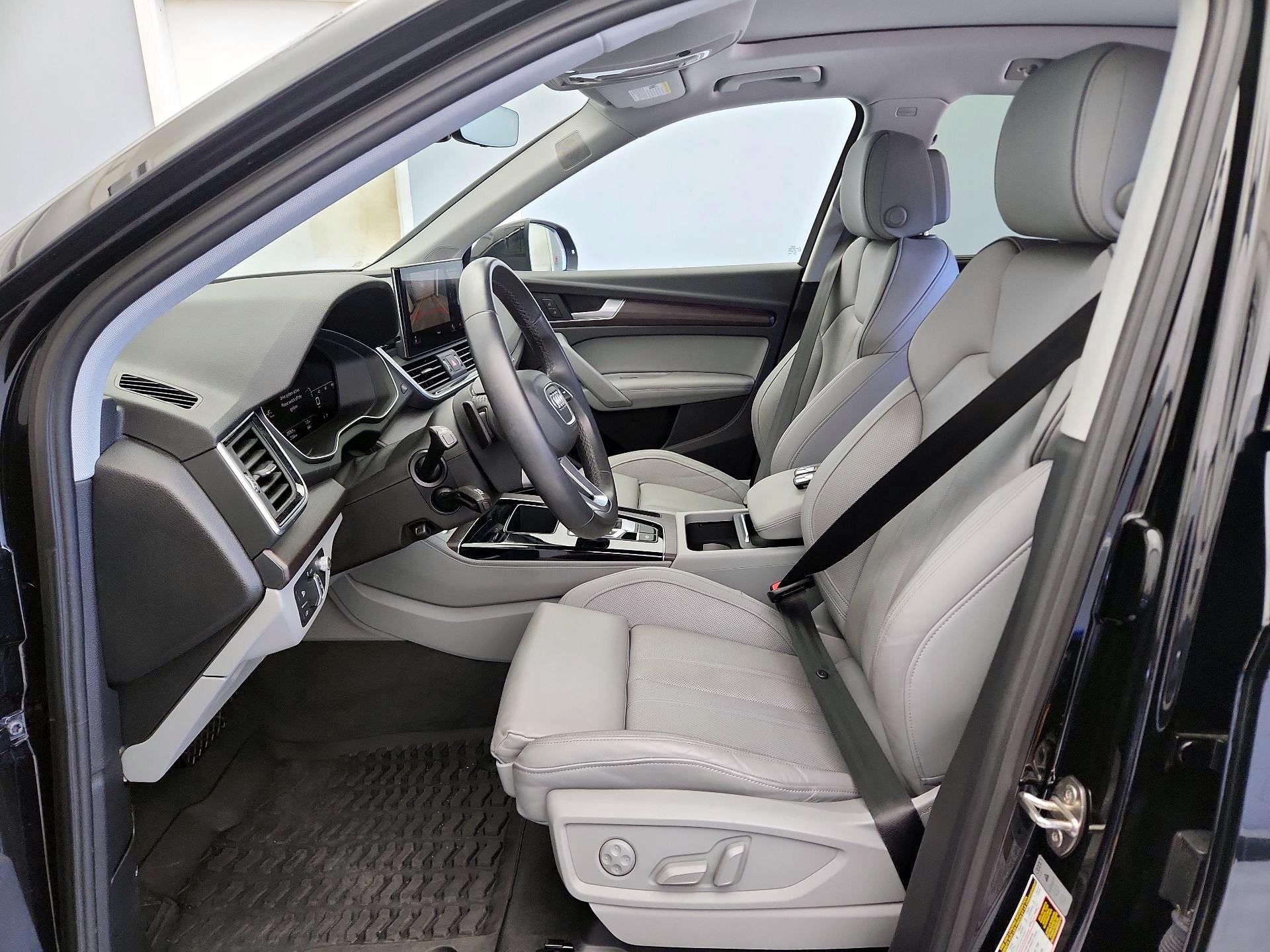 Thumbnail: 2022 Audi Q5 - 11