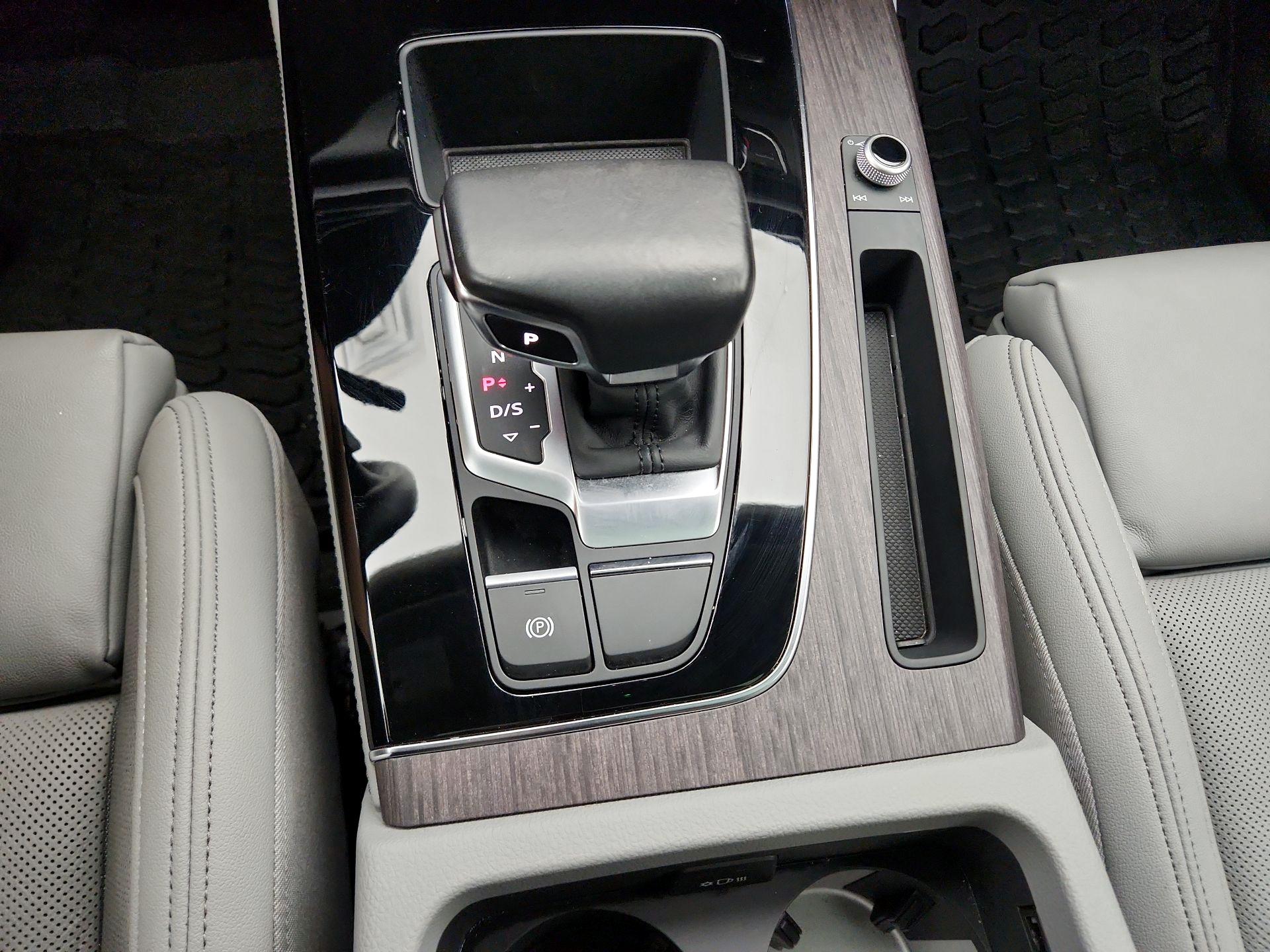 Thumbnail: 2022 Audi Q5 - 18